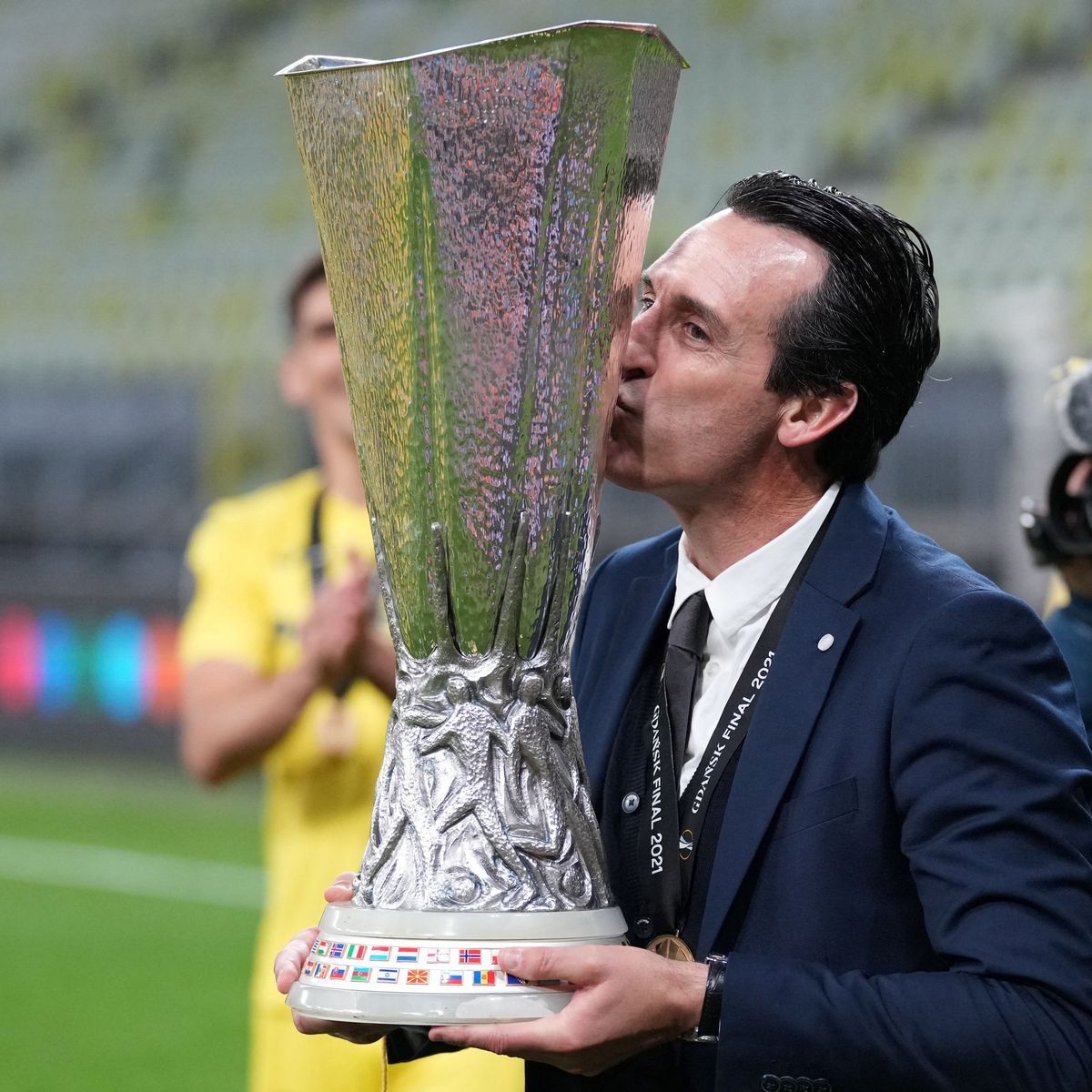 Arsenal is cursed' fans react after Unai Emery wins Europa League with Villarreal