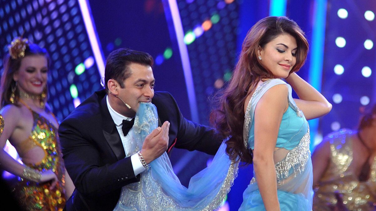 Hot 'Couple' Salman Khan, Jacqueline Fernandez Spark Dating Rumours With New Farmhouse Video