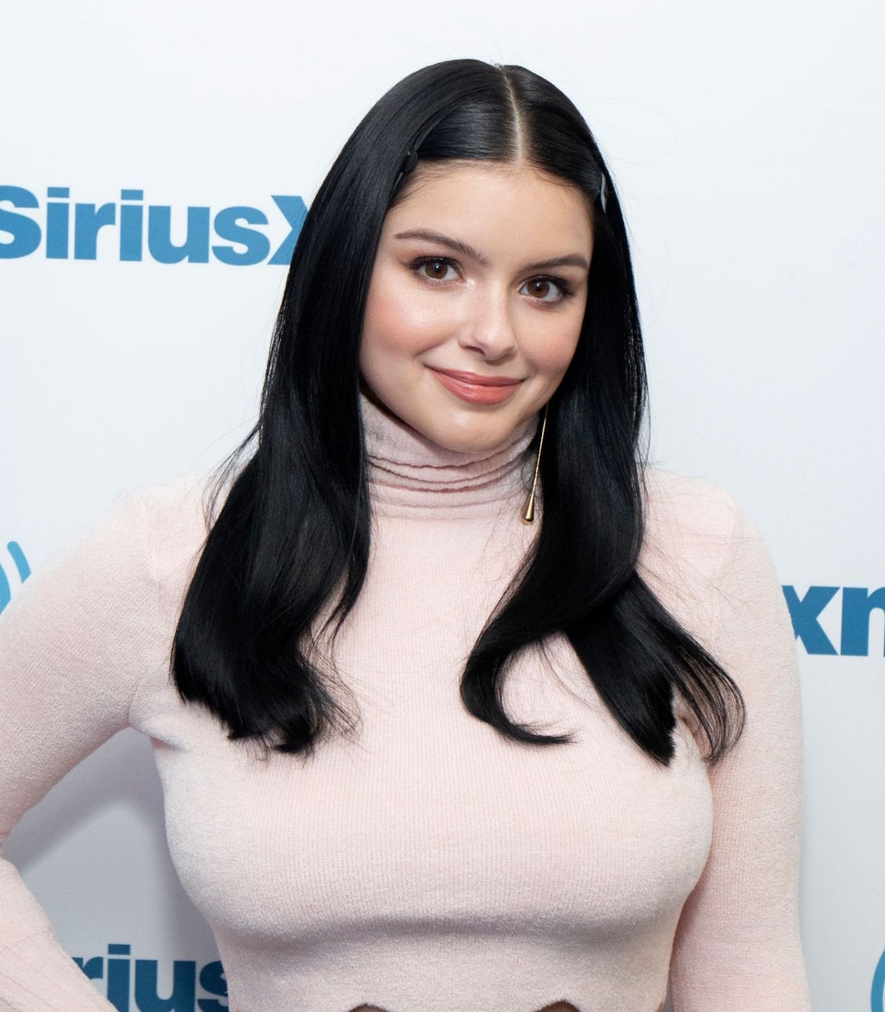 Huge Boobs Celebrities Of Hollywood With Bra Cup Size. Actresses With Biggest Breasts Of 2020