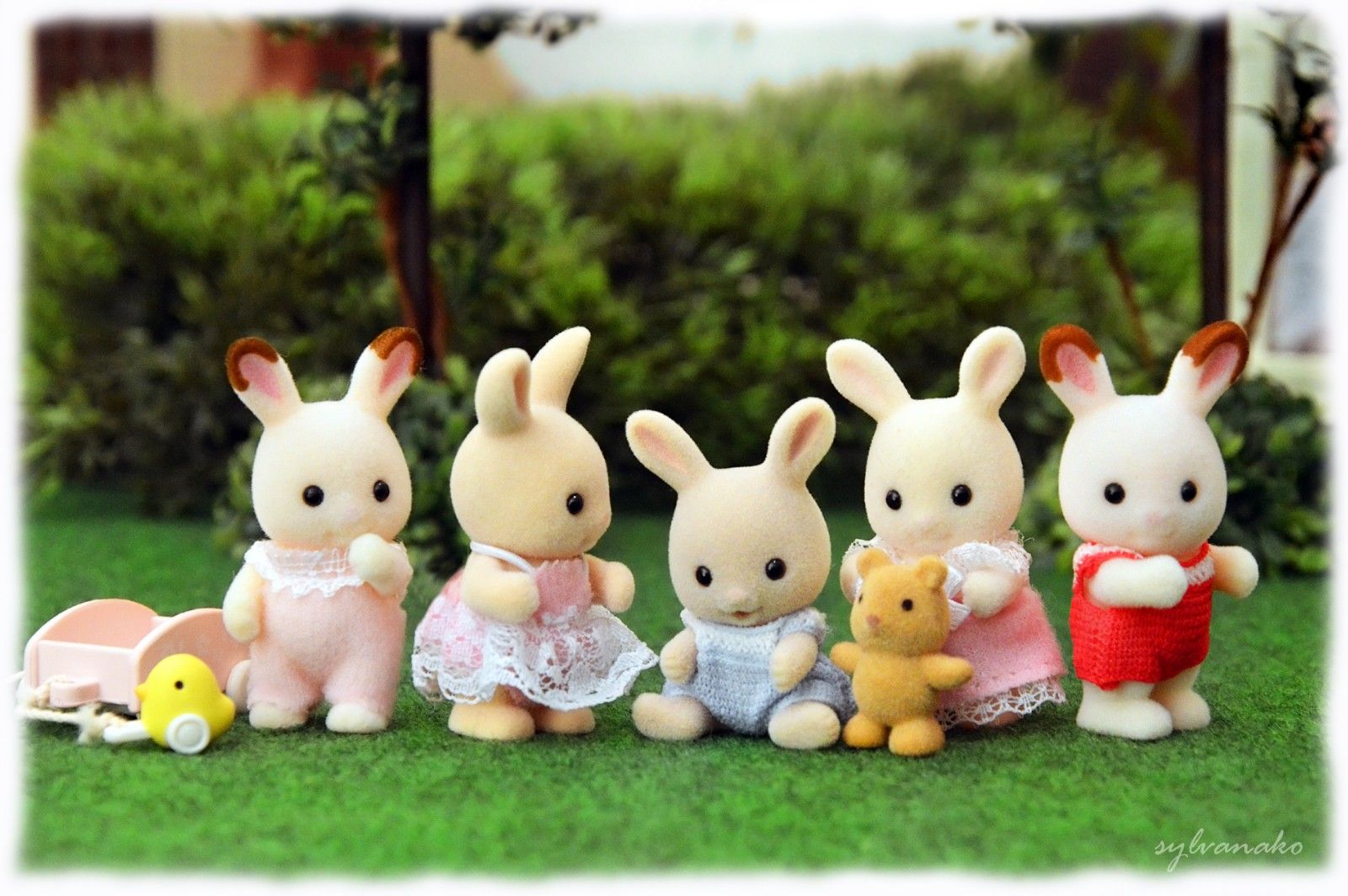Wallpaper, trees, baby, cute, rabbit, playground, yard, garden, Toy, toys, miniature, sweet, families, company, calico, critters, rabbits, sylvanianfamilies, sylvanian, calicocritters 2200x1463