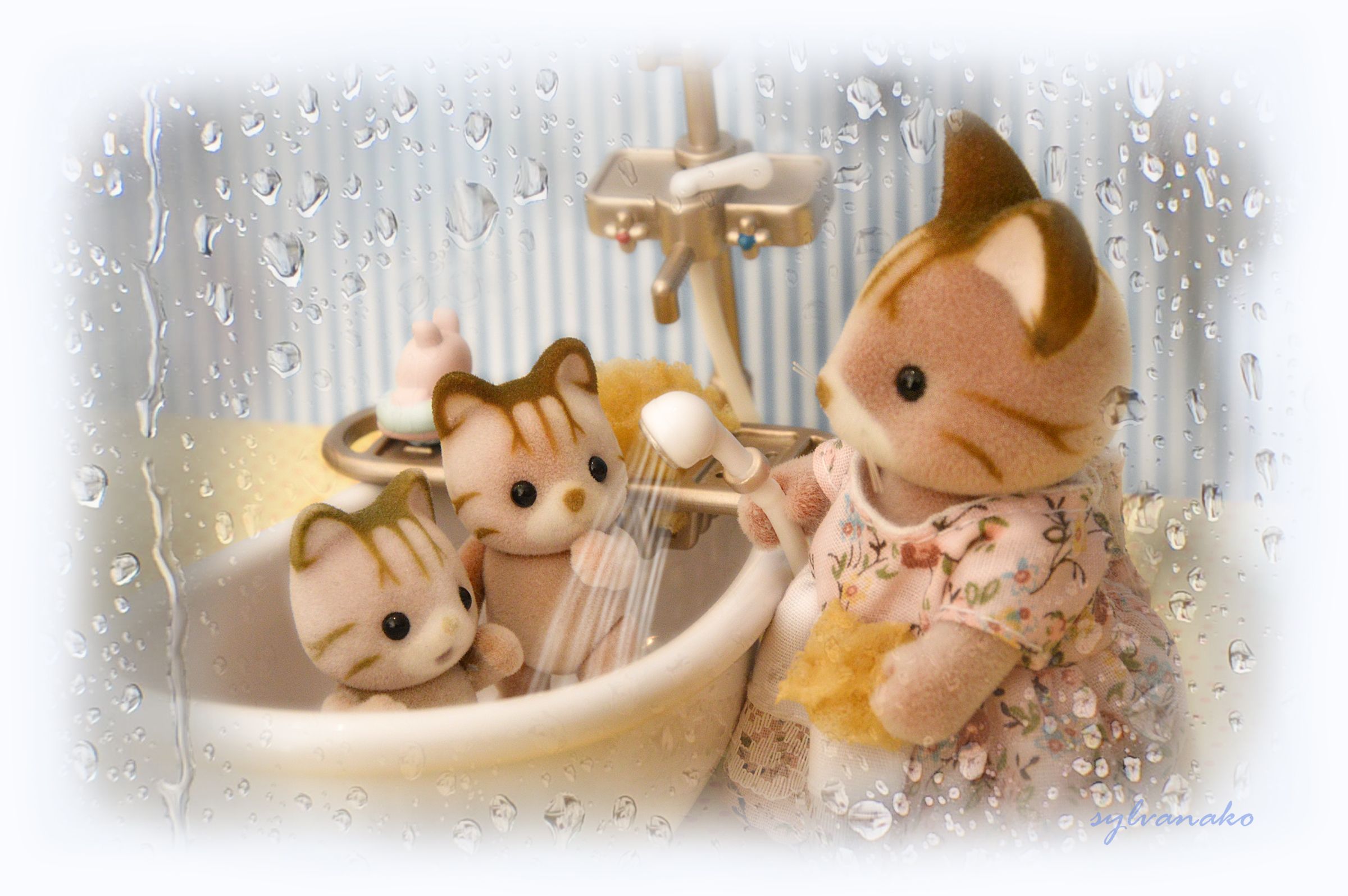 Wallpaper, cats, cute, home, animal, Toy, toys, bathroom, miniature, families, Mother, calico, critters, sylvanianfamilies, sylvanian, calicocritters 2400x1596
