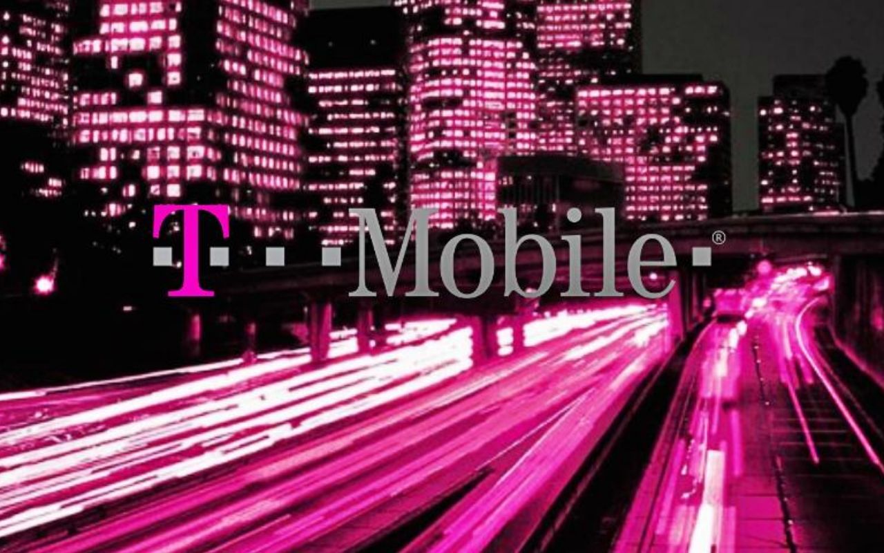 Tmobile iPhone Live Wallpaper  Download on PHONEKY iOS App