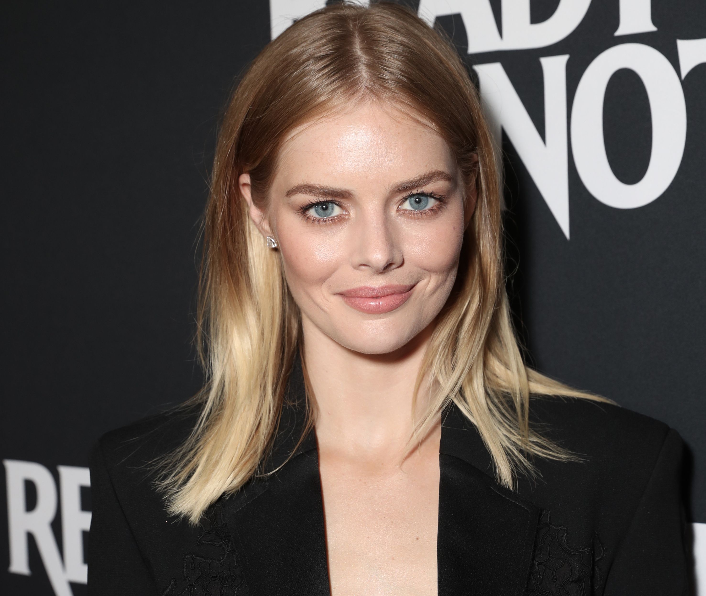 Everyone's saying that Samara Weaving, is making a star turn in Ready or Not! HolaHollywood.com by Dulce Osuna, was there to witne. Samara, Beauty, Beautiful eyes