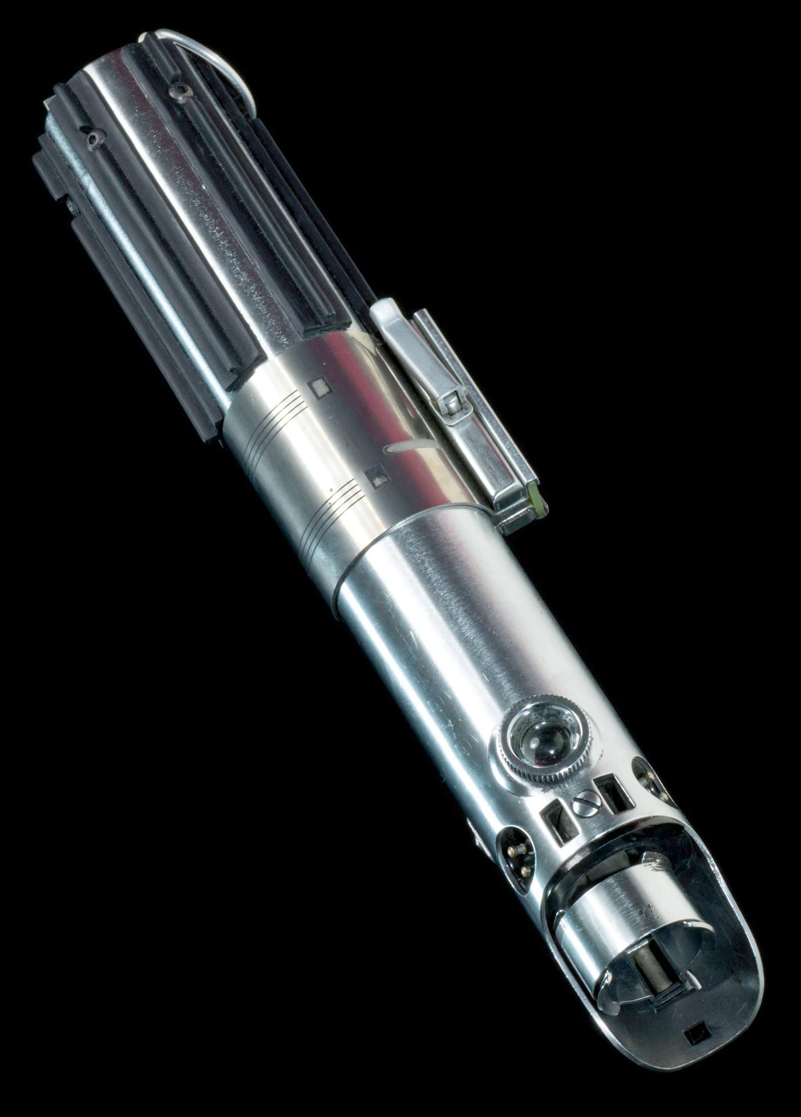 More HD photo of Rey's Lightsaber (and its true identity)