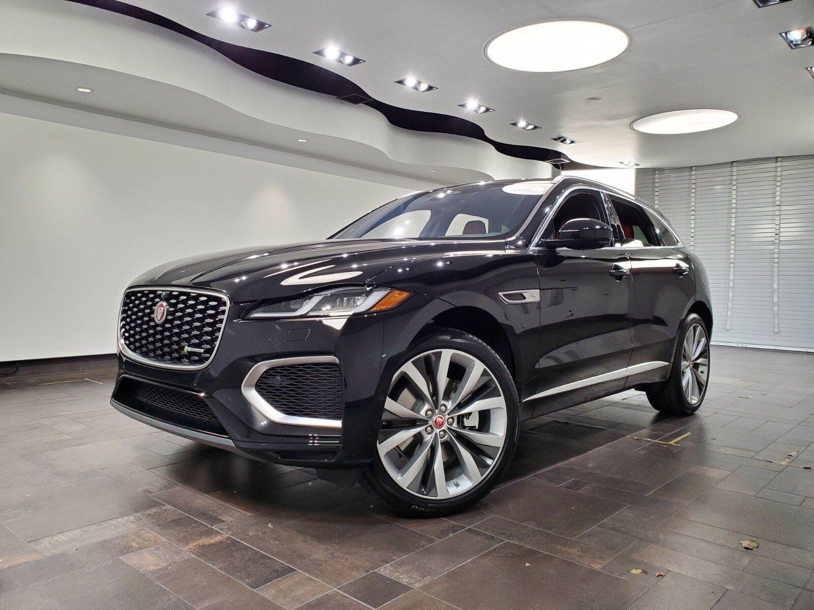 New 2021 Jaguar F PACE R Dynamic S P400 4 Door SUV In West Palm Beach #J22028. Jaguar Palm Beach