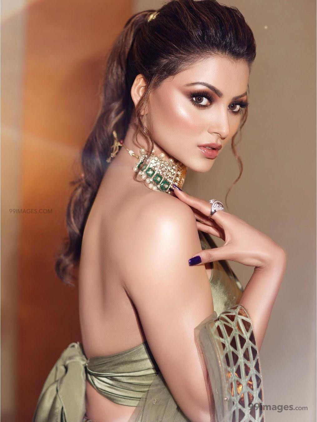 Urvashi Rautela Beautiful Photo & Mobile Wallpaper HD (Android/ iPhone) (1080p) (1016x1350)