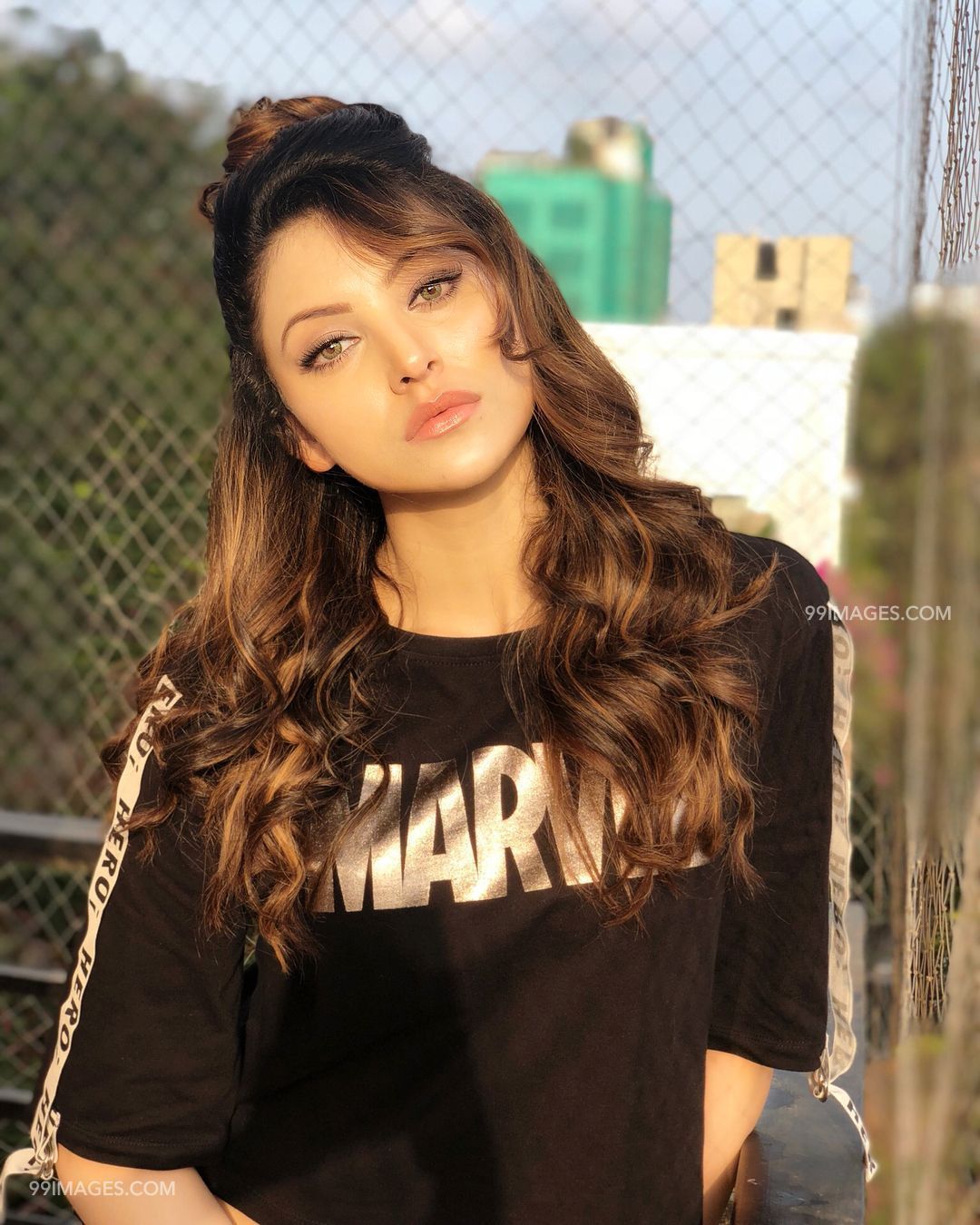 Urvashi Rautela Beautiful Photo & Mobile Wallpaper HD (Android IPhone) (1080p) #urva. Engagement Hairstyles, Womens Hairstyles, Clip In Hair Extensions