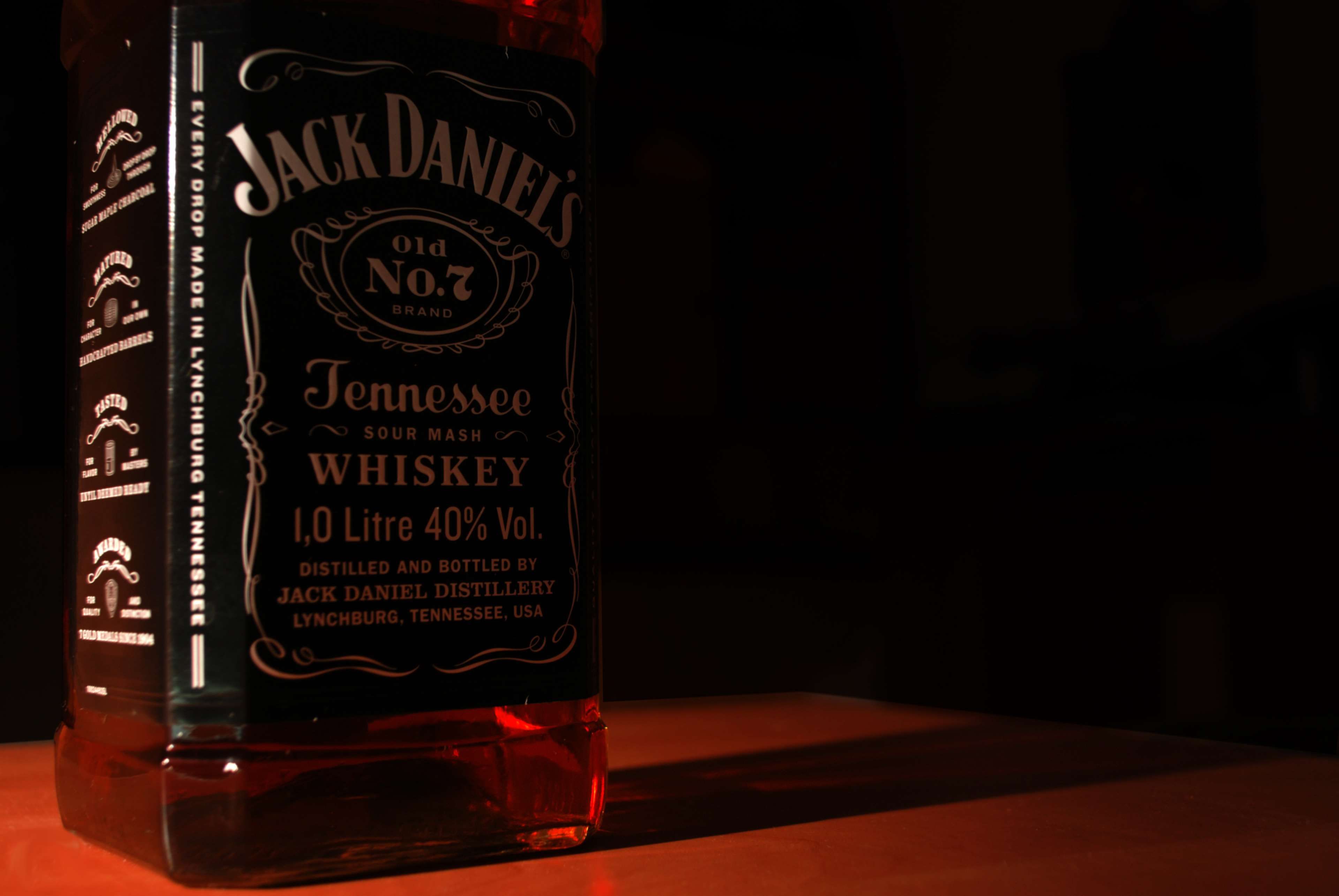 alcohol, bottle, dark, drink, liquor, whisky 4k wallpaper. Mocah HD Wallpaper