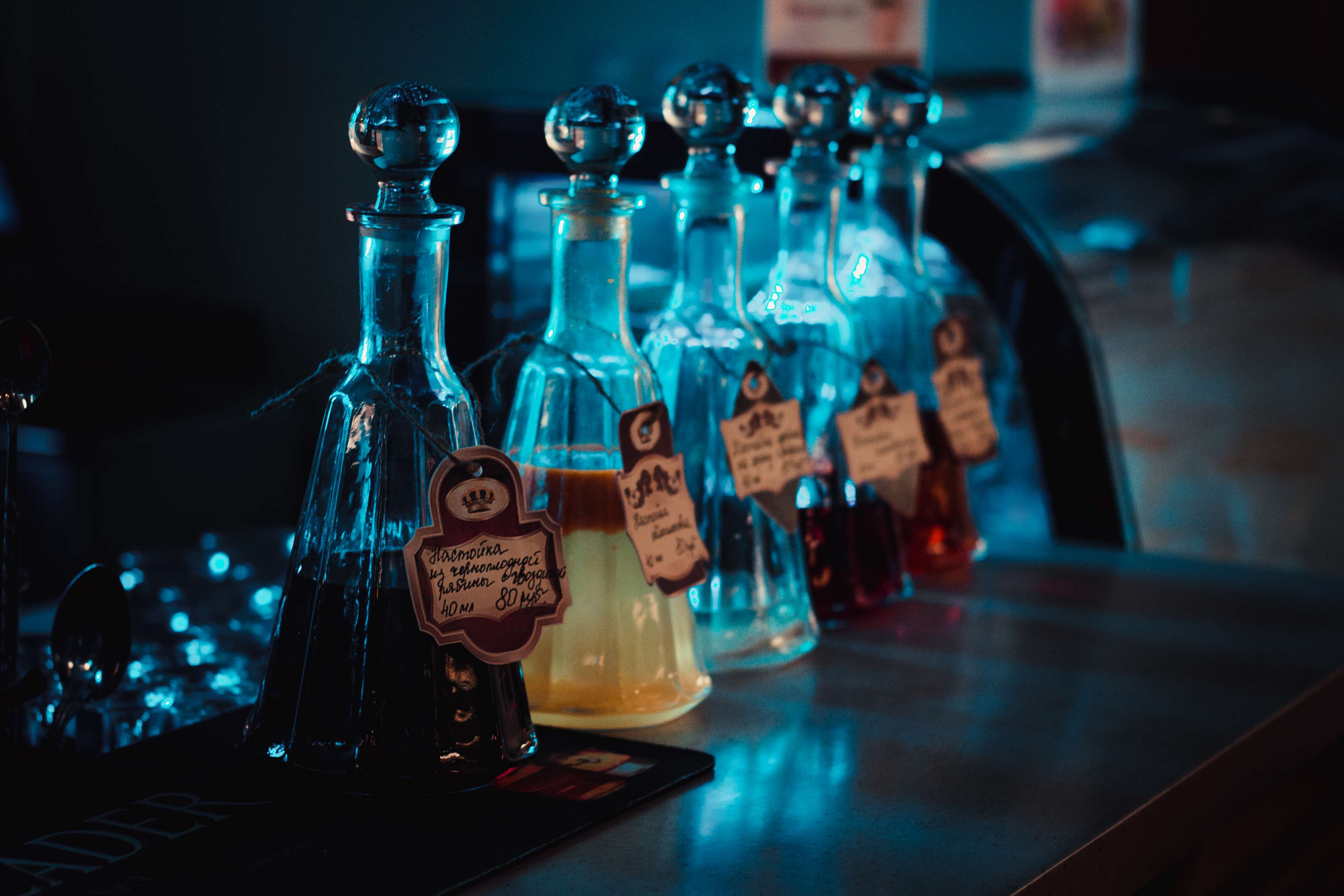 alcohol, bar, bottles, container, glass, glasses, liquor 4k wallpaper