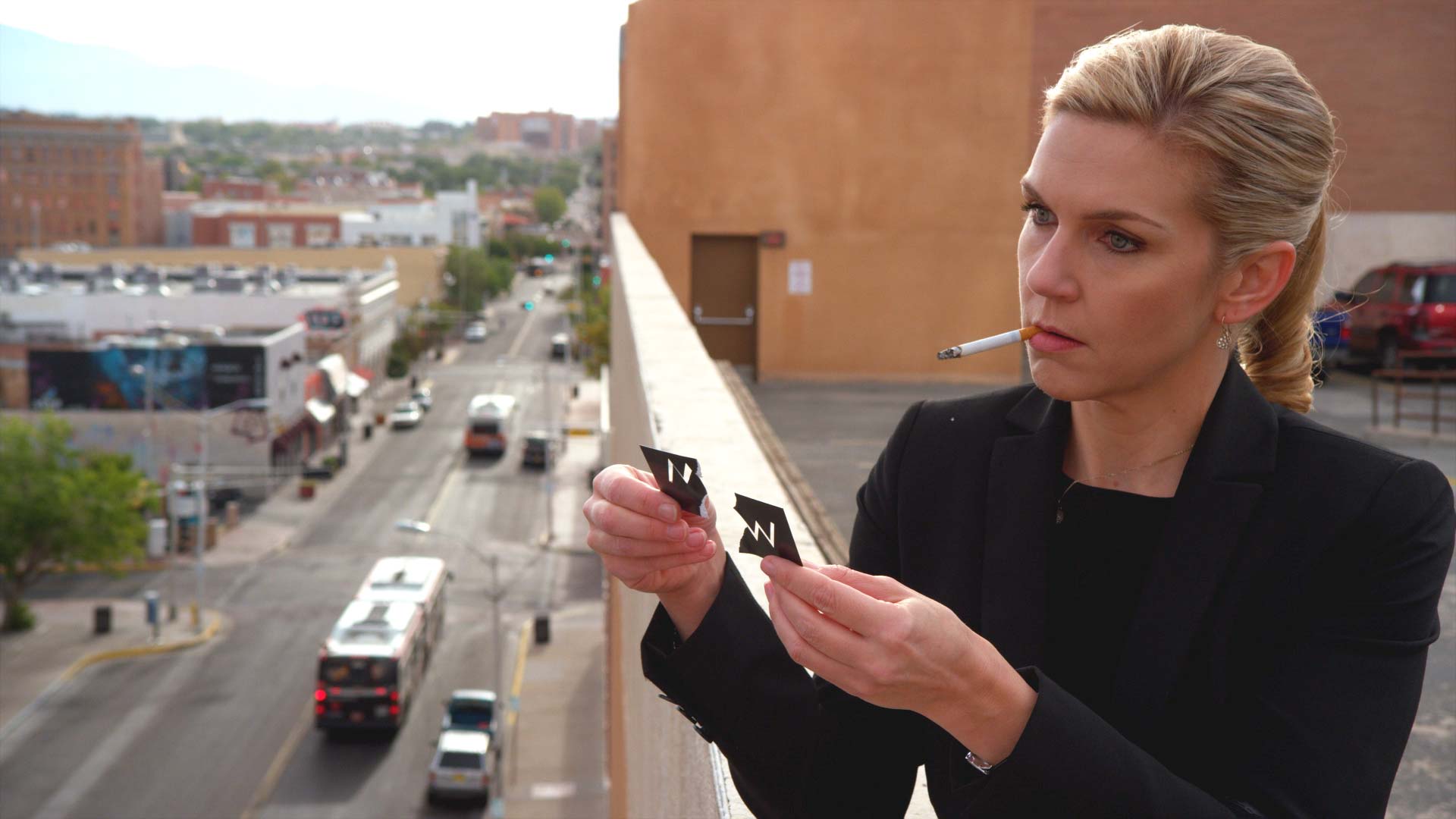Breaking down Season 2 of Better Call Saul with Rhea Seehorn and Peter Goul...