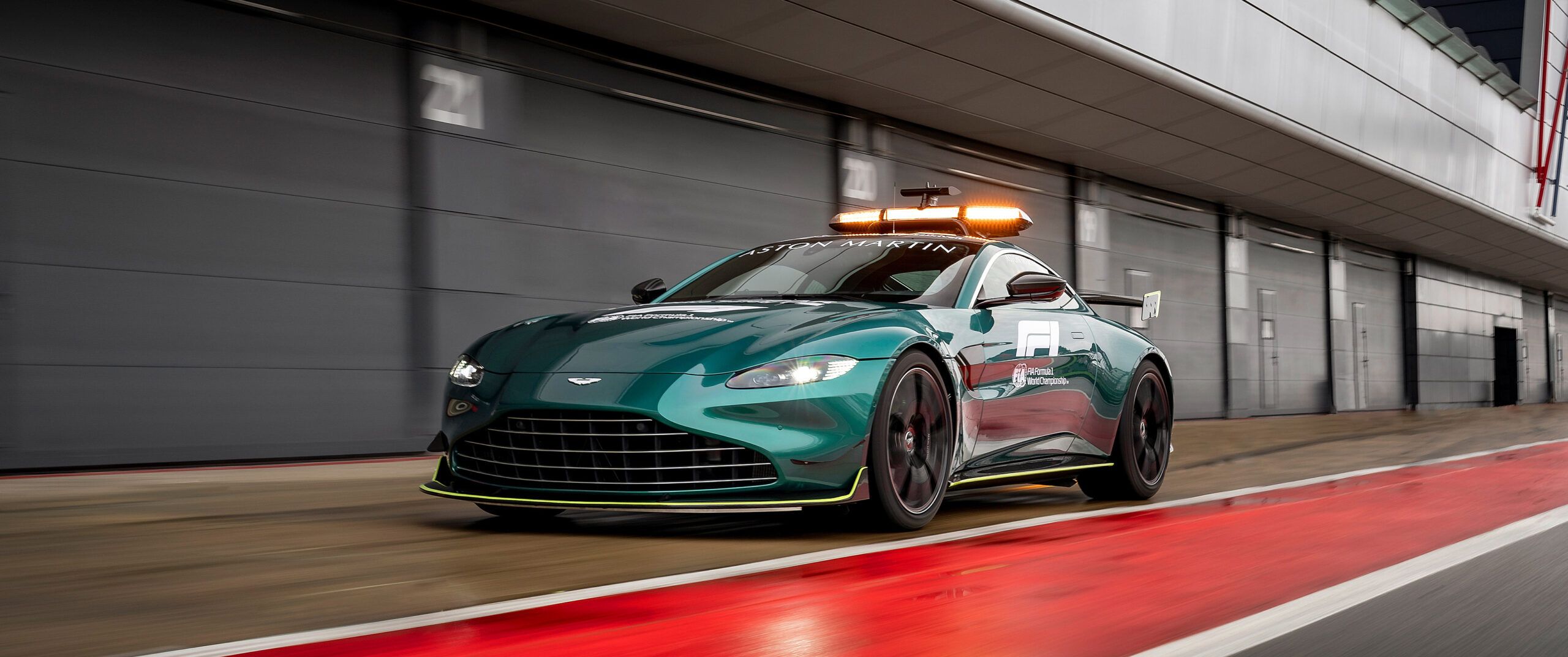 Aston Martin Vantage F1 Safety Car Wallpaper