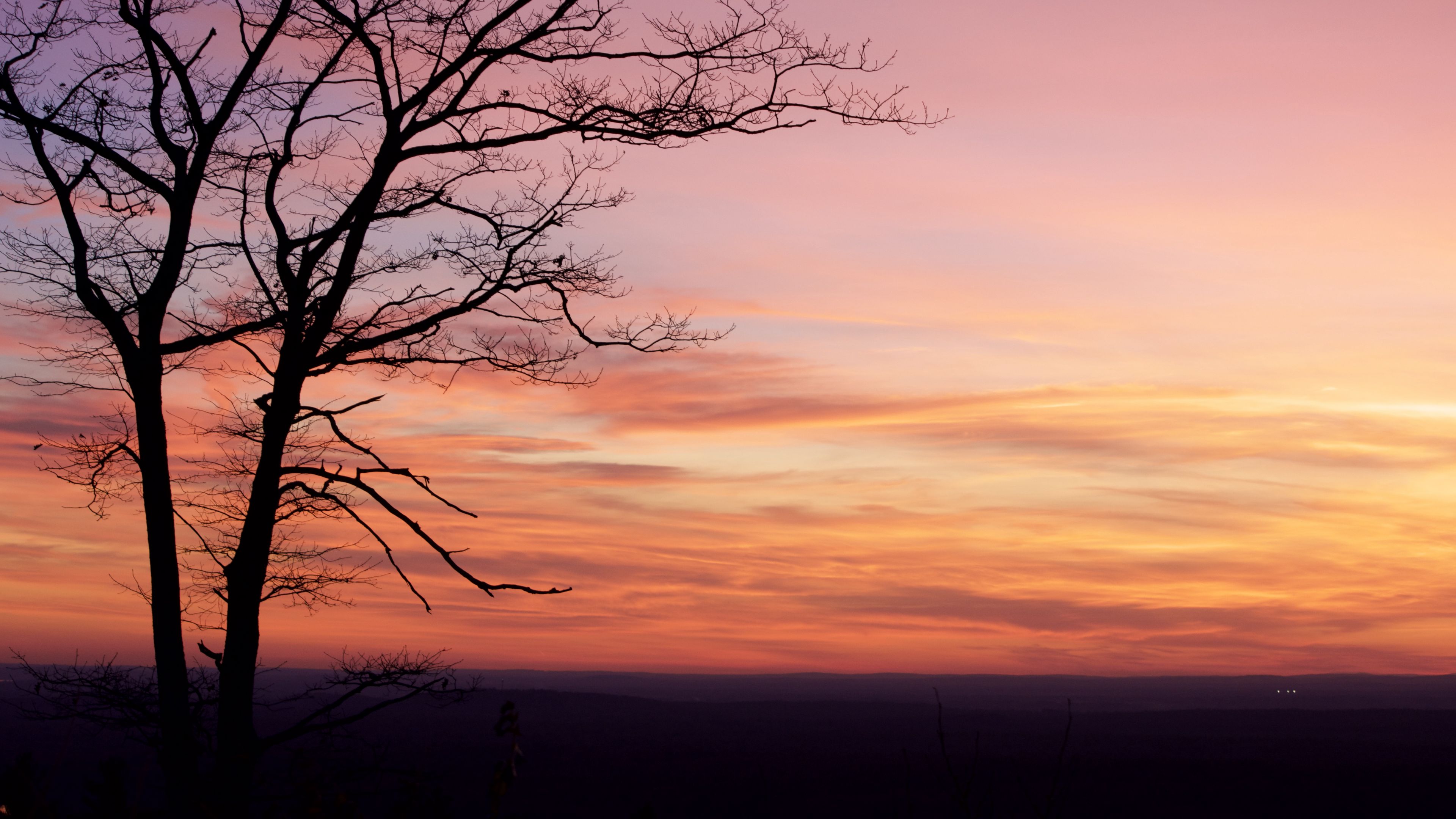 Dark Sunset 4K wallpaper