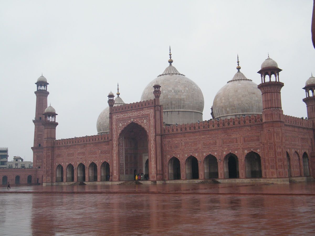Badshahi Mosque Historical Facts and Picture. The History Hub