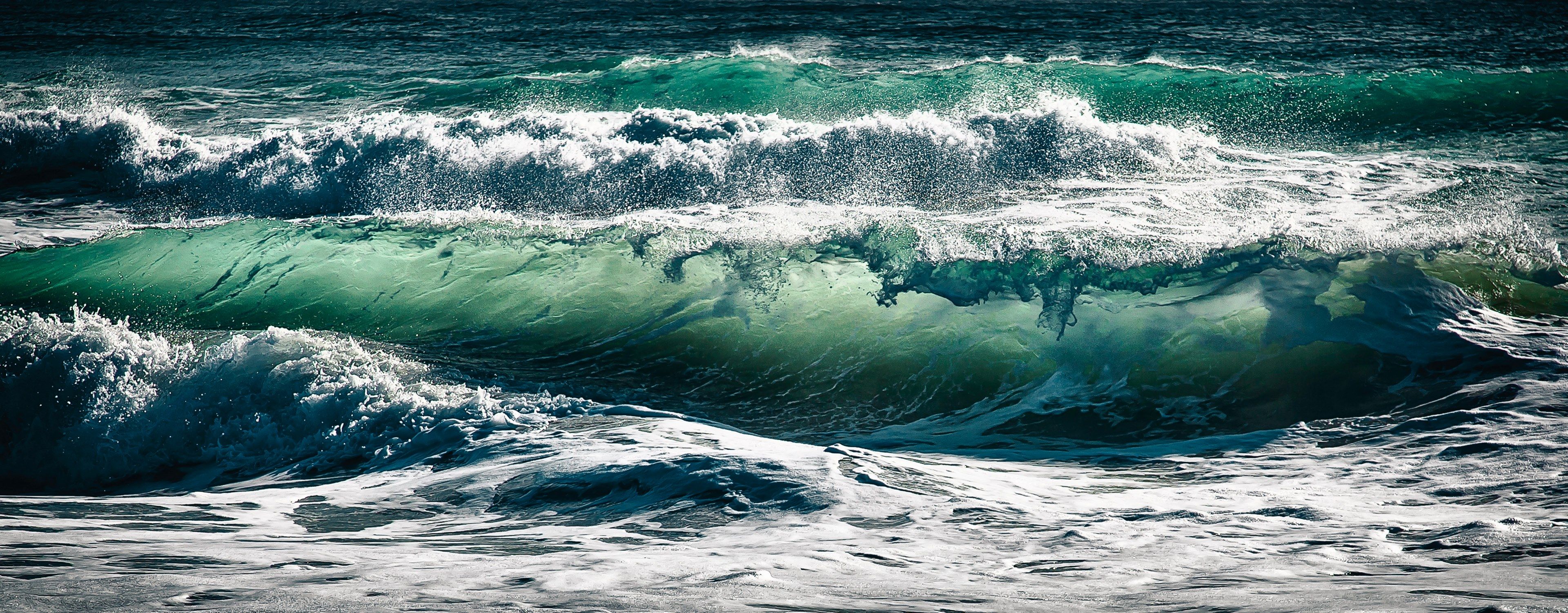 Wallpaper / big ocean waves at juno beach, juno surf 4k wallpaper