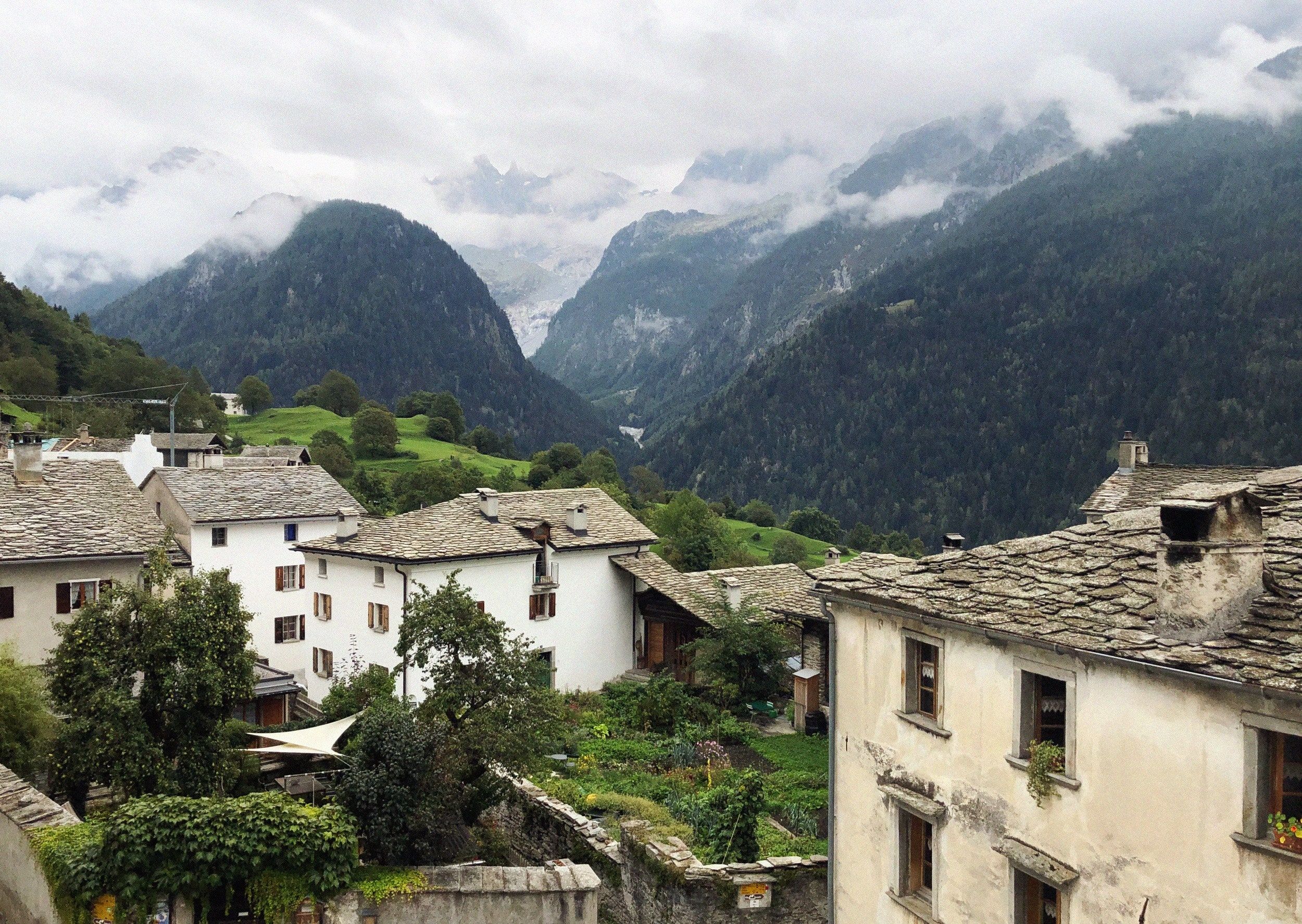 The Bride Wore a Vintage Suit for Her Switzerland Elopement