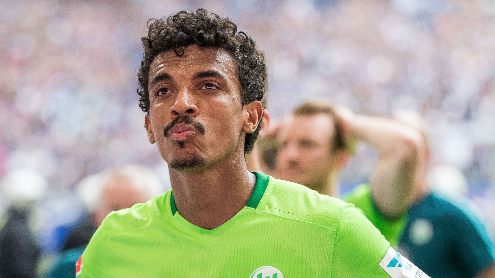 Luiz Gustavo swaps Wolfsburg for Marseille