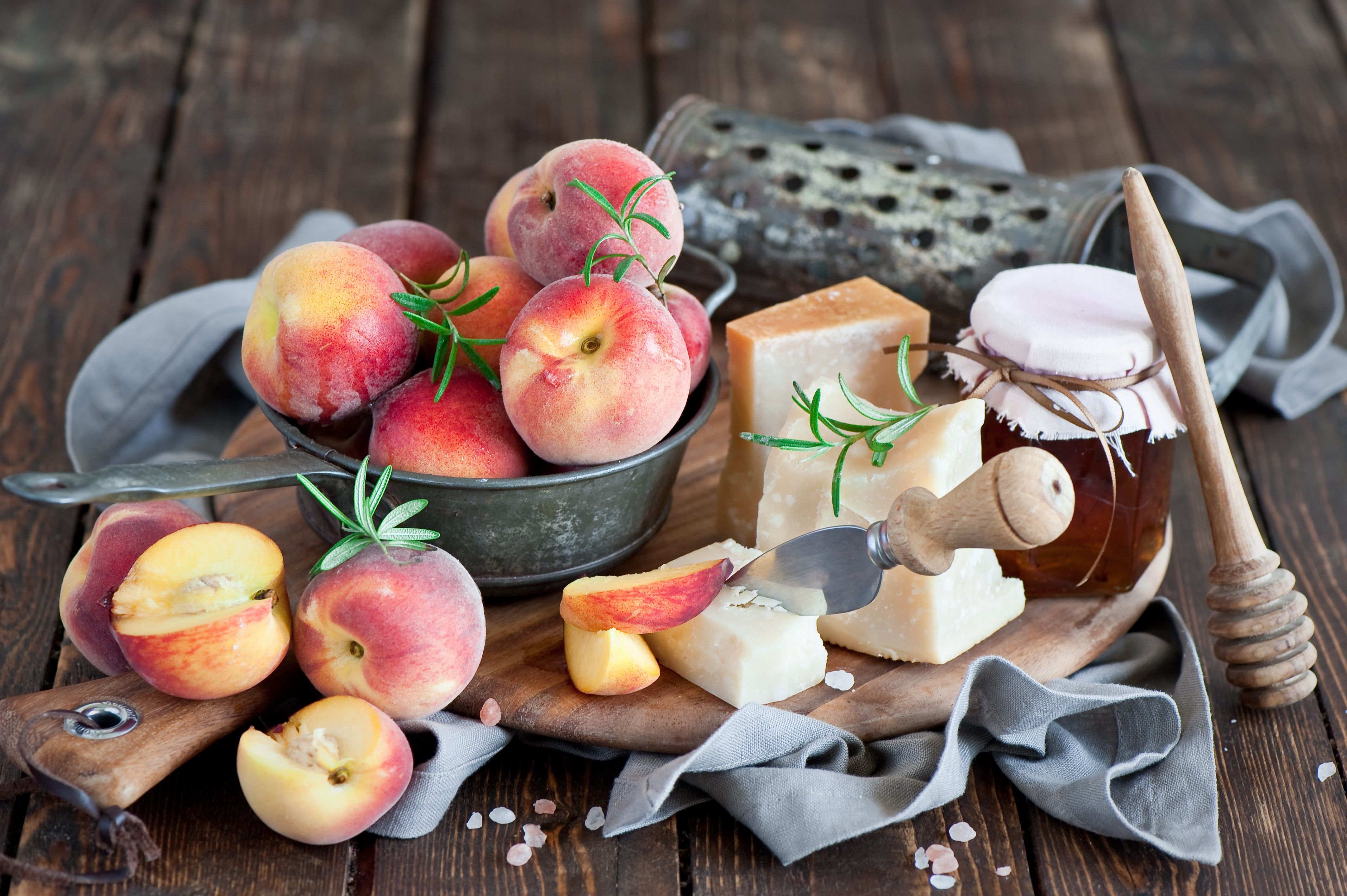 Wallpaper, food, wooden surface, cheese, fruit, honey, peaches, apple, meal, produce, land plant, flowering plant, rose family 4256x2832