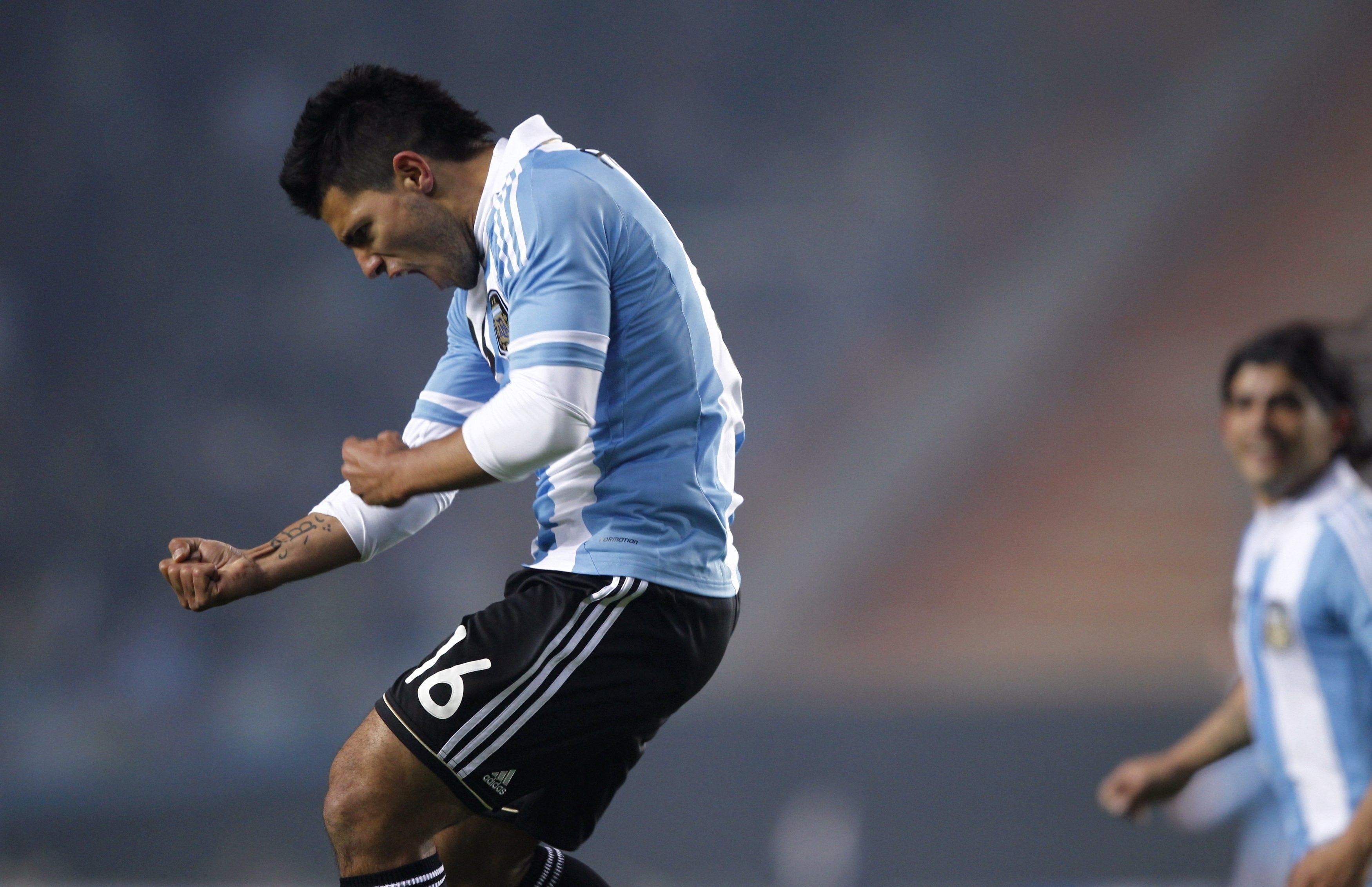 como se llama el casino del kun aguero