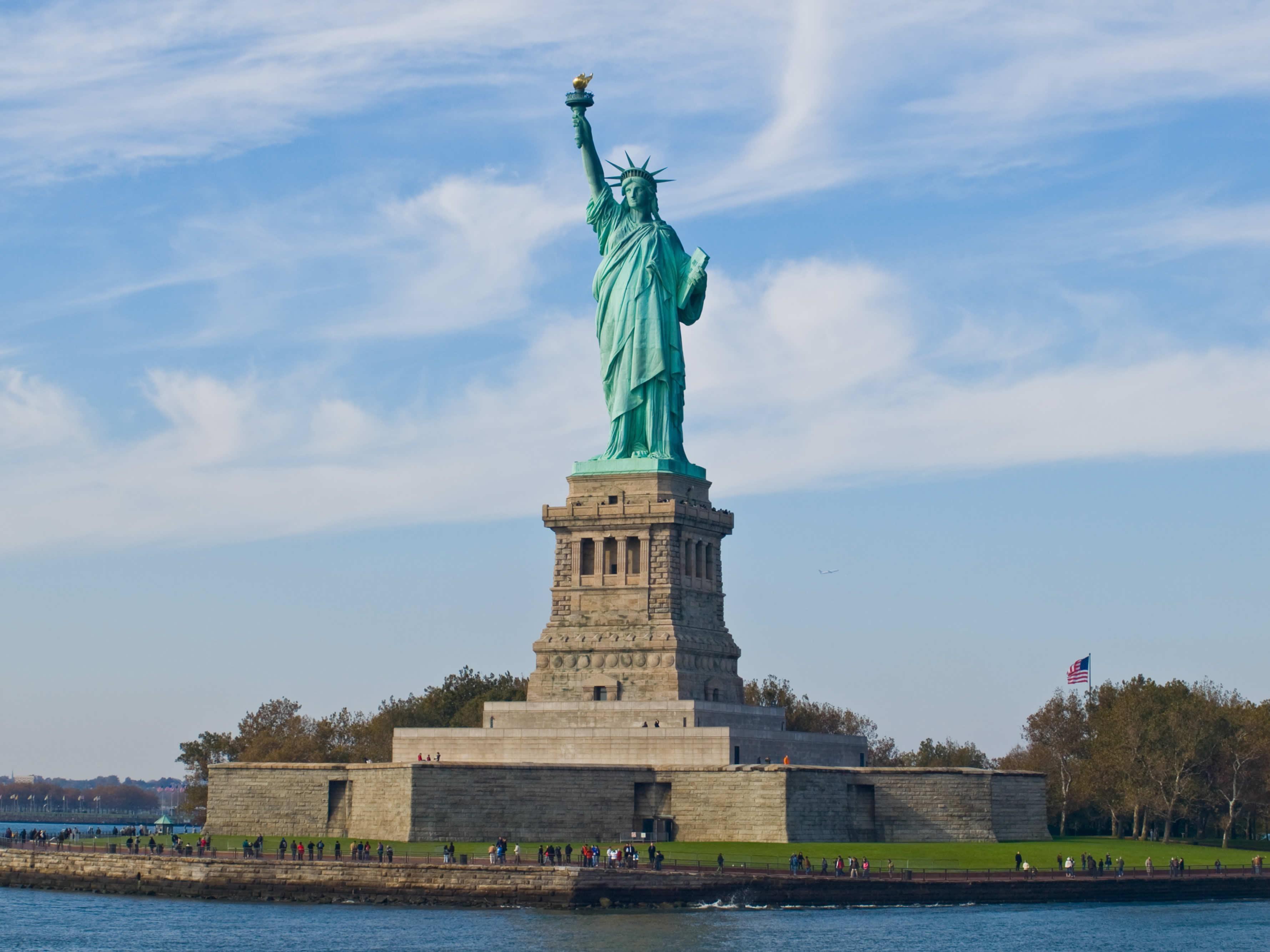Halaman Download Statue Of Liberty Wallpaper