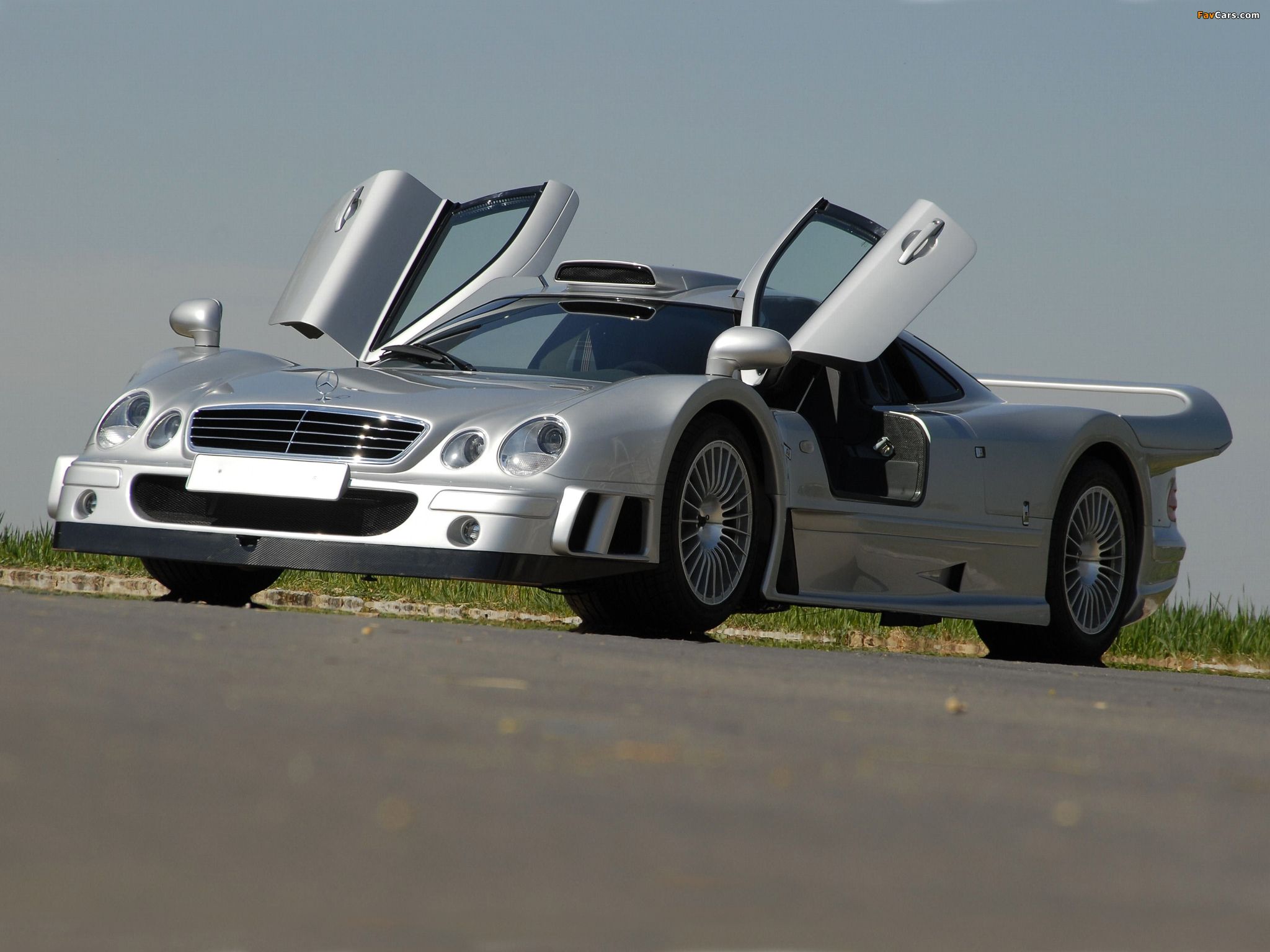 Mercedes Benz CLK GTR AMG Road Version 1999 Wallpaper (2048x1536)