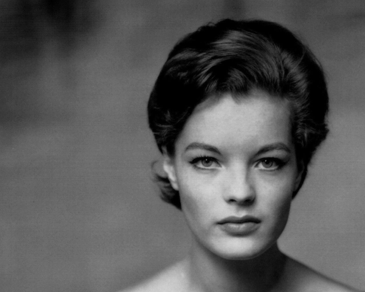 Romy Schneider Wallpaper