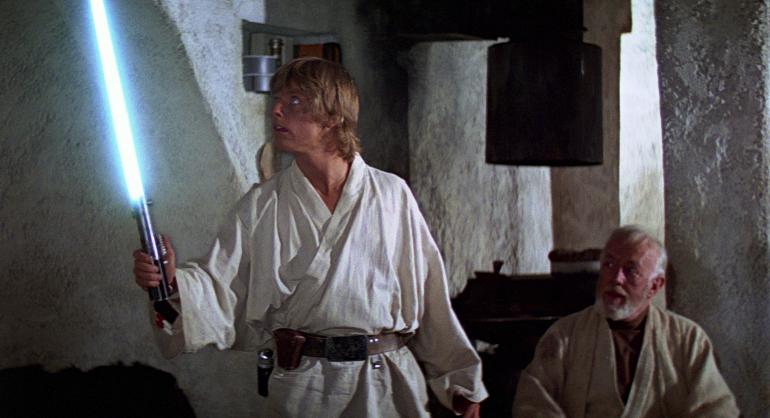 Luke Skywalker Holding Lightsaber Wallpapers Wallpaper Cave