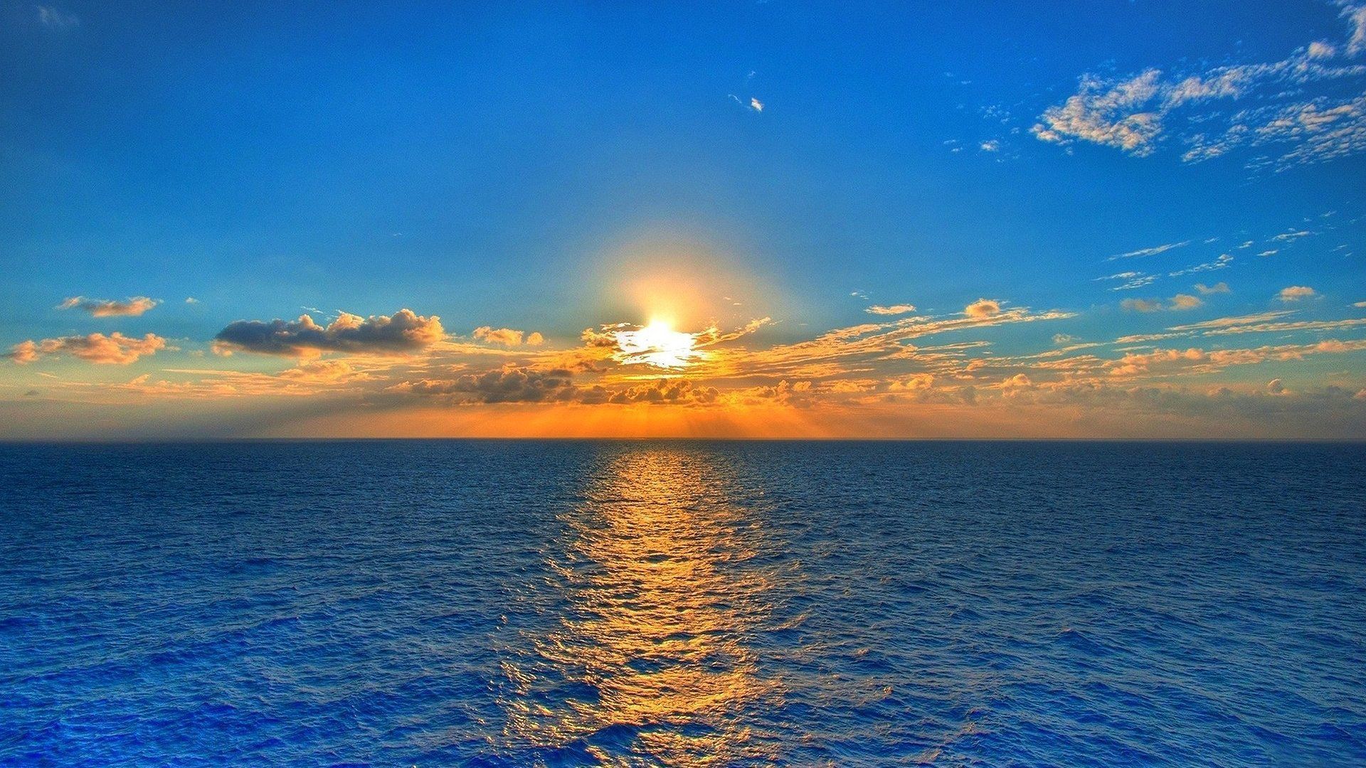 Sun and Sea Wallpaper