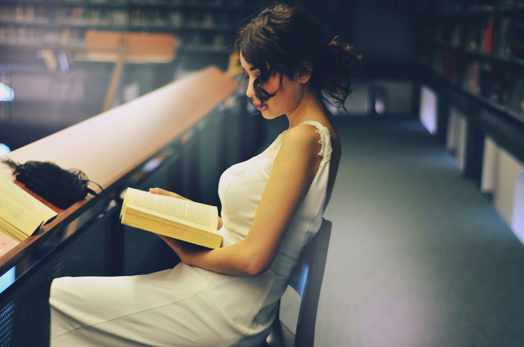Wallpaper, women, model, brunette, glasses, sitting, white dress, photography, books, reading, fashion, hair in face, Person, girl, beauty, woman, lady, human positions, photo shoot 2048x1356