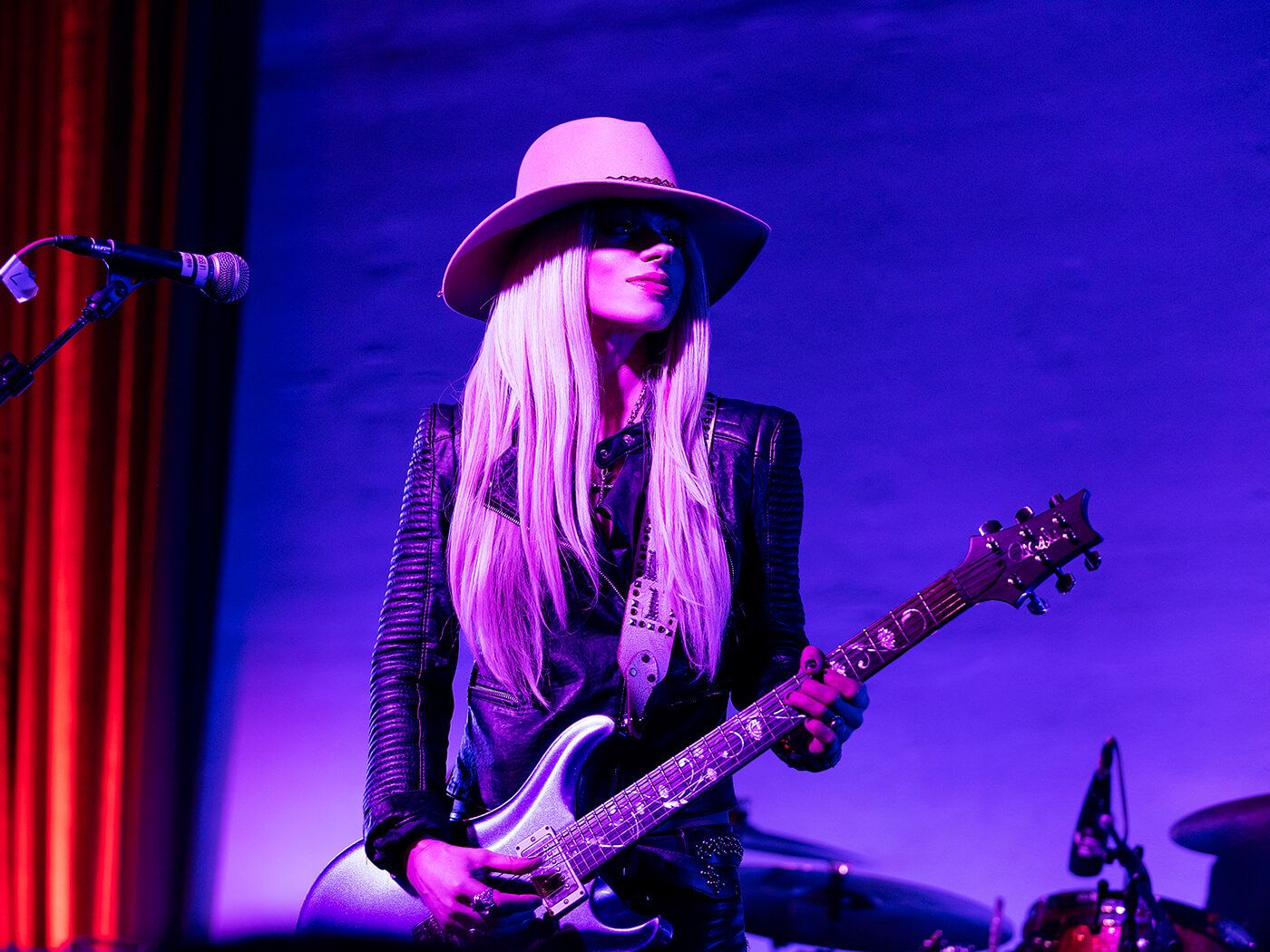 I hated my tone, it was awful”: Orianthi on pedals, Gibsons and why she cringes at her old videos. Guitar.com. All Things Guitar