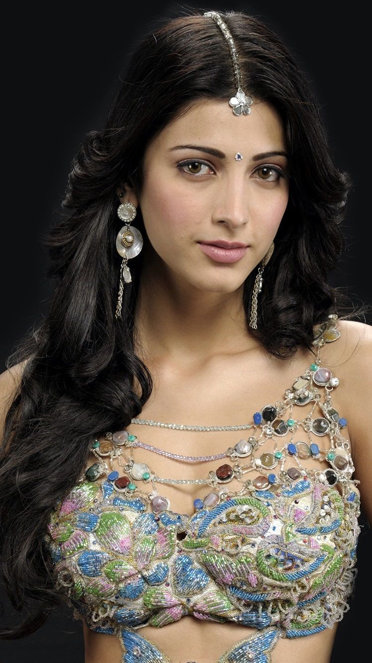 Shruti Haasan 01 750x1334 IPhone 8 7 6 6S Wallpaper, Background, Picture, Image