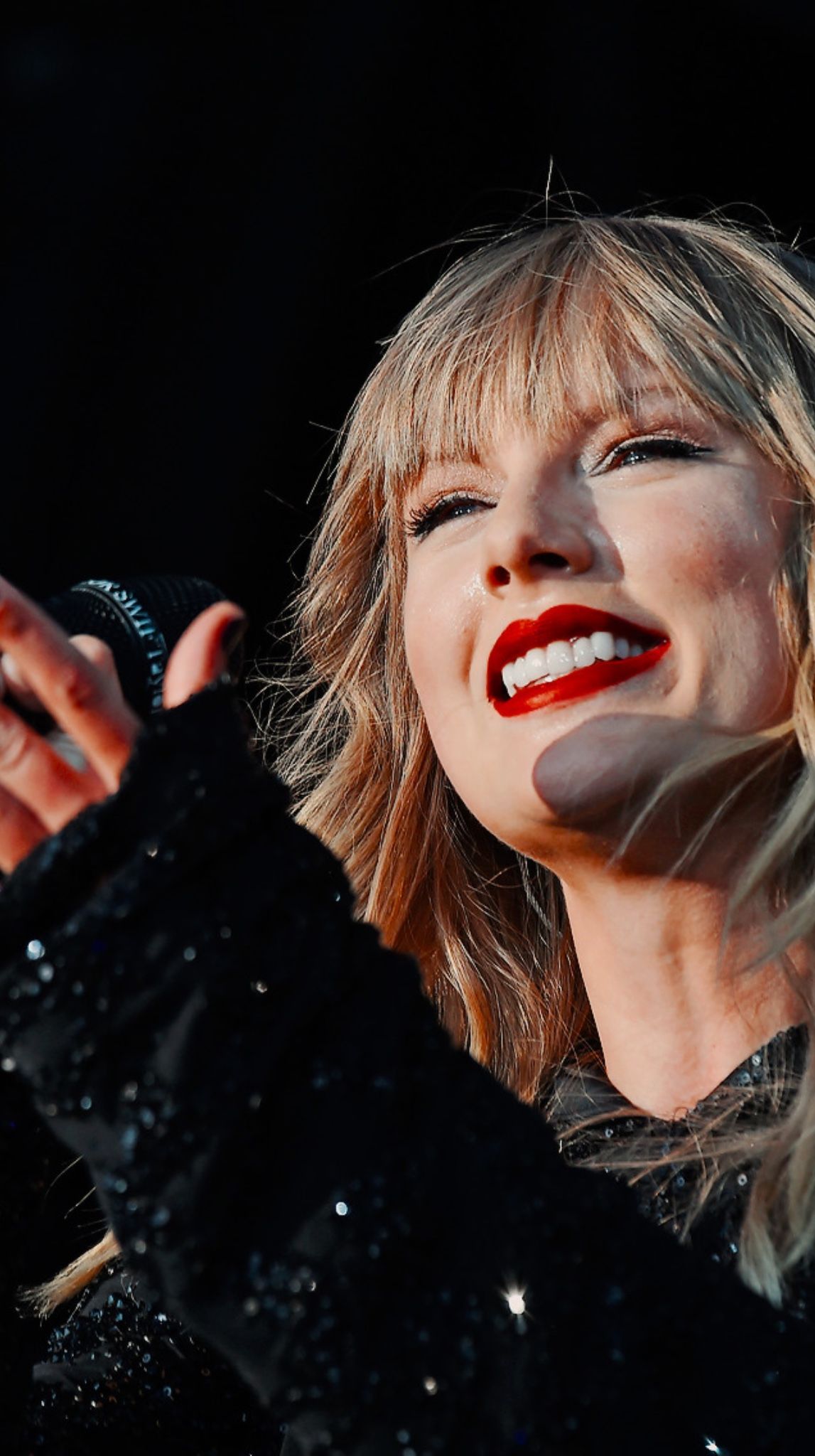Follow me (dipasha dev) for more pins of Taylor Swift. Taylor swift smile, Taylor swift concert, Taylor swift picture