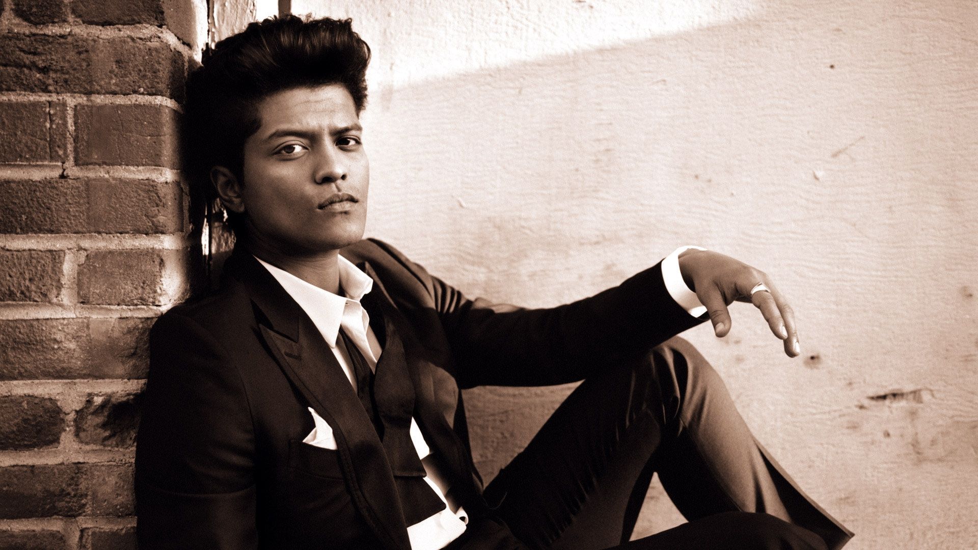 Bruno Mars Wallpaper HD Wallpaper