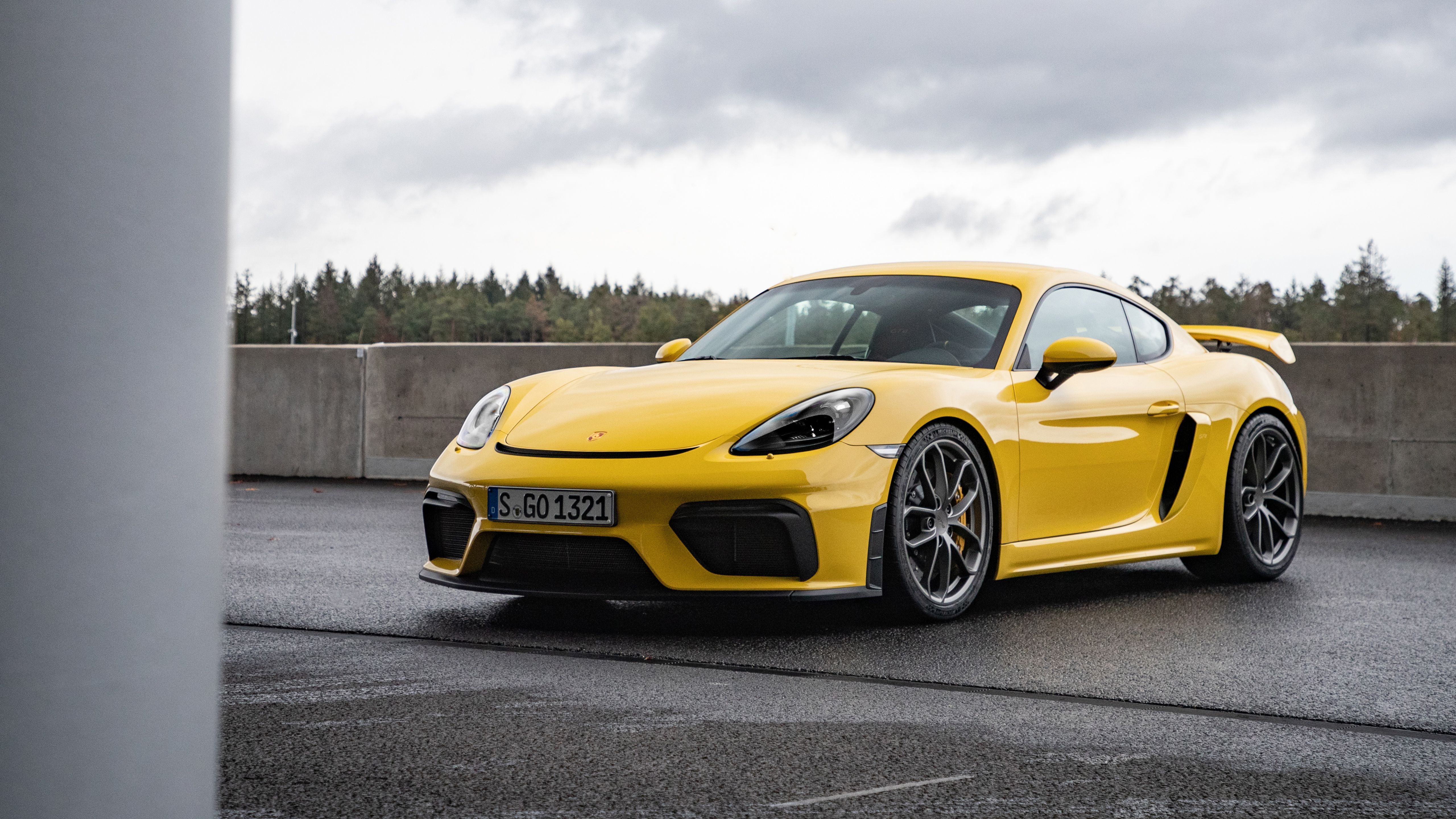 Porsche 718 Cayman gt4 2020