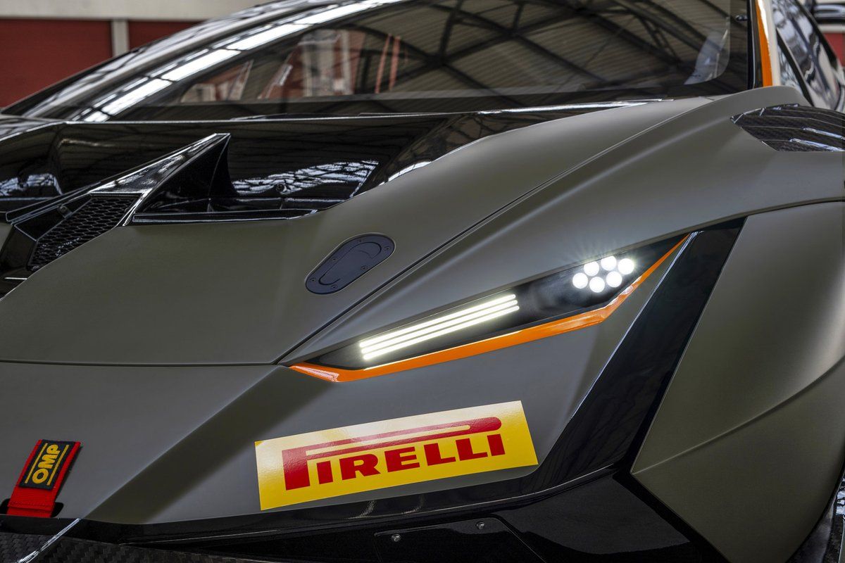 Lamborghini reveals 2022 Huracan Super Trofeo EVO2