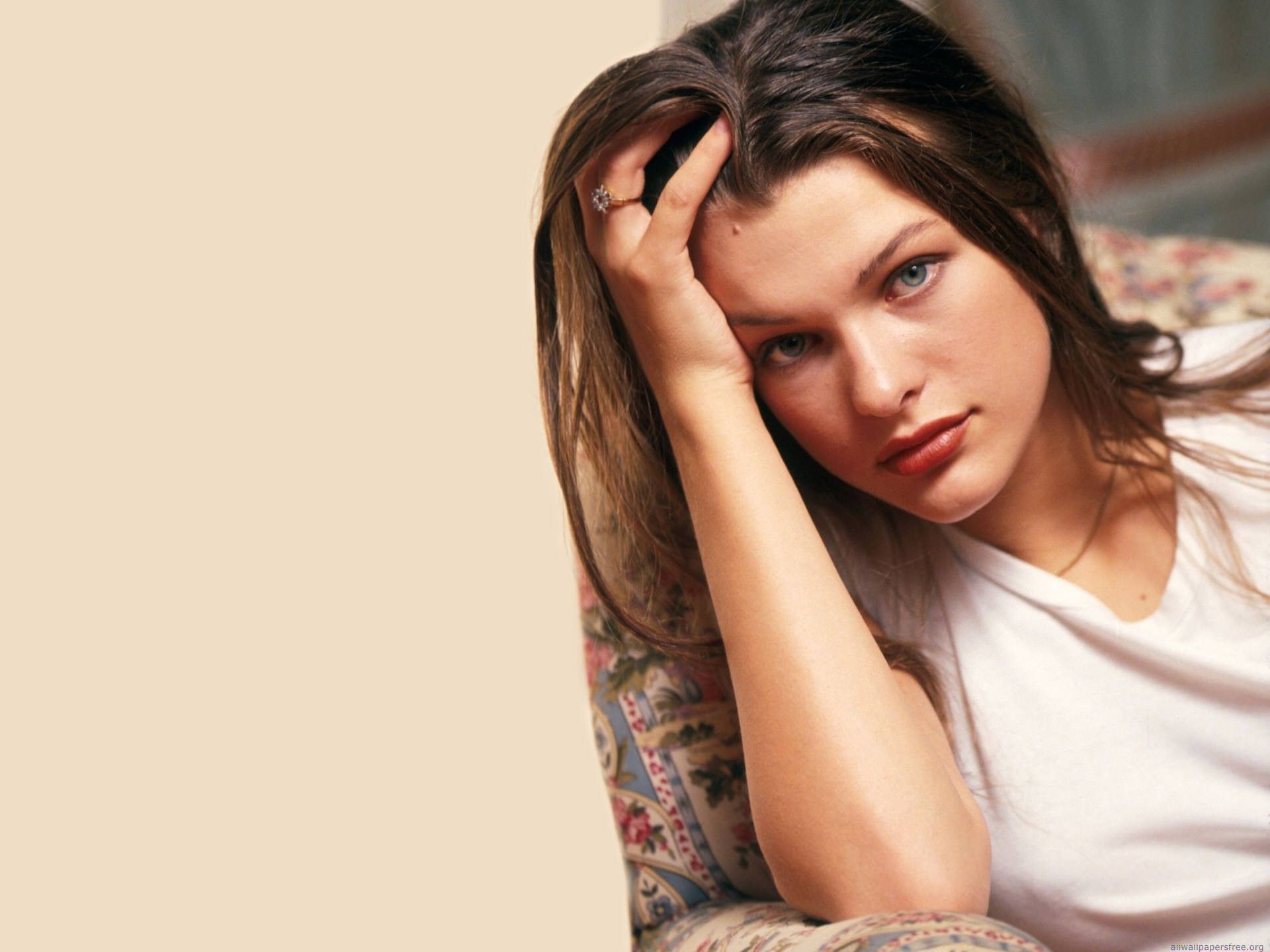Milla Jovovich Wallpaper