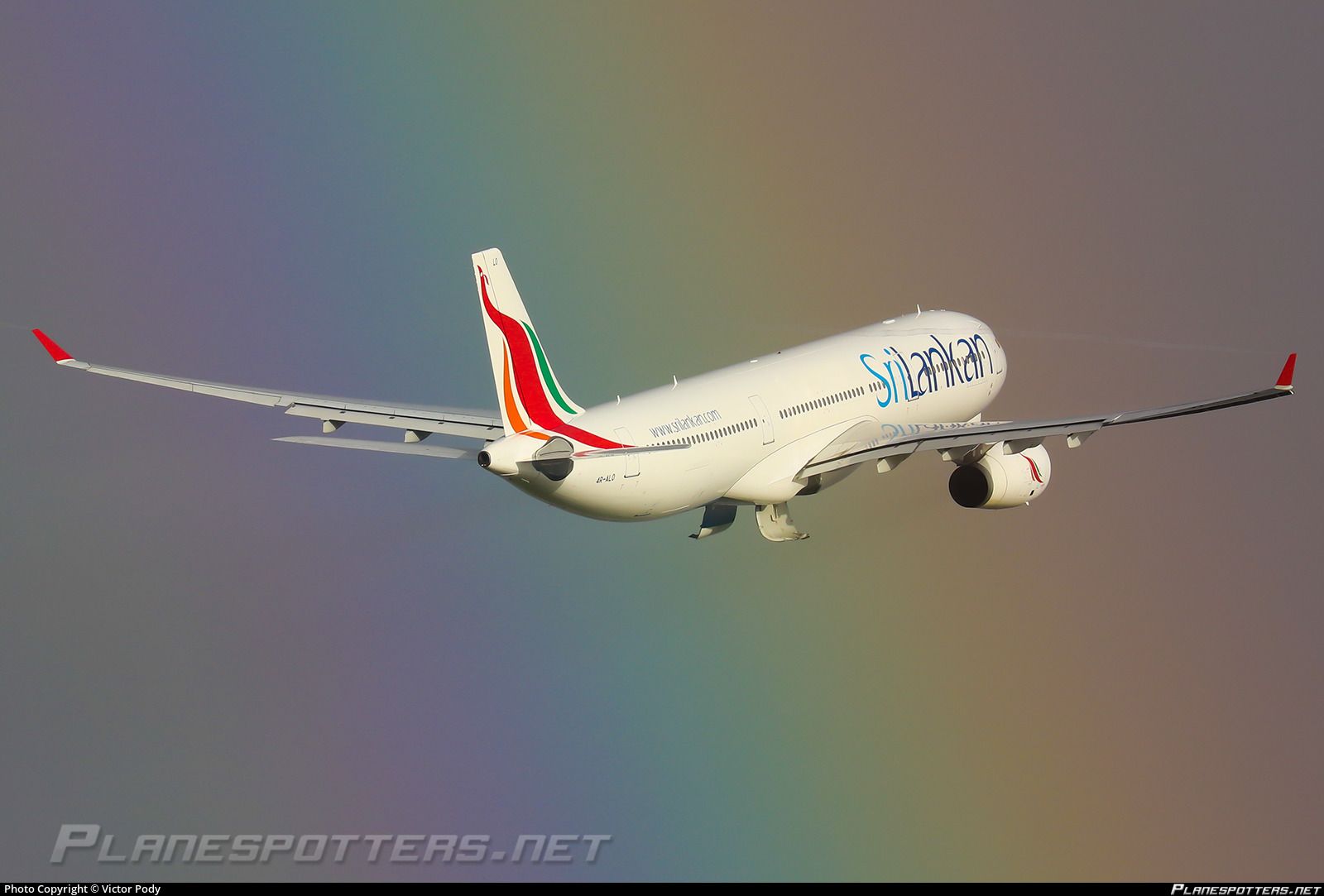 4R ALO SriLankan Airlines Airbus A330 343 Photo By Victor Pody