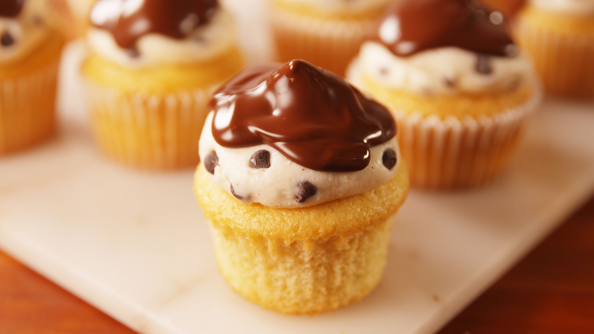 Easy Cupcake Recipes from Scratch to Make Homemade Cupcakes