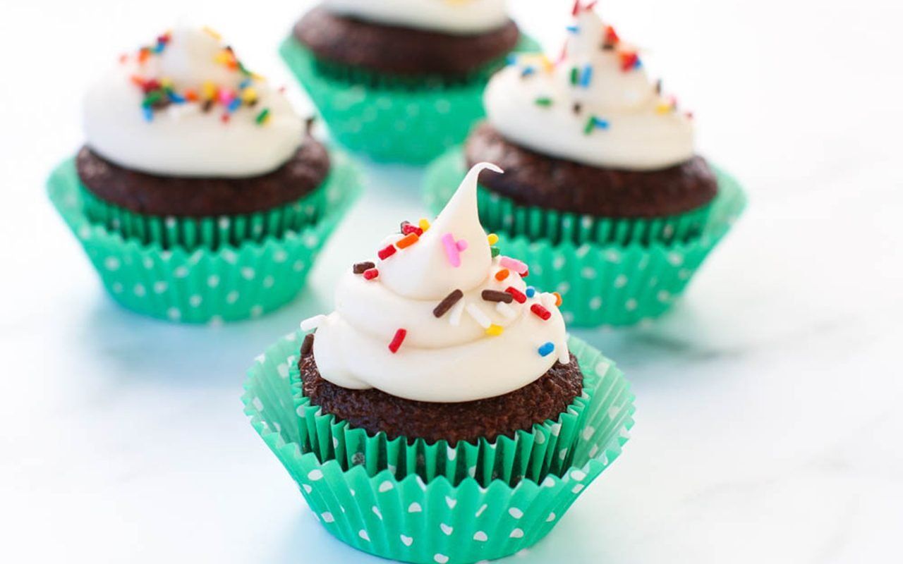 How to Frost Cupcakes with a Ziploc Bag. Taste of Home
