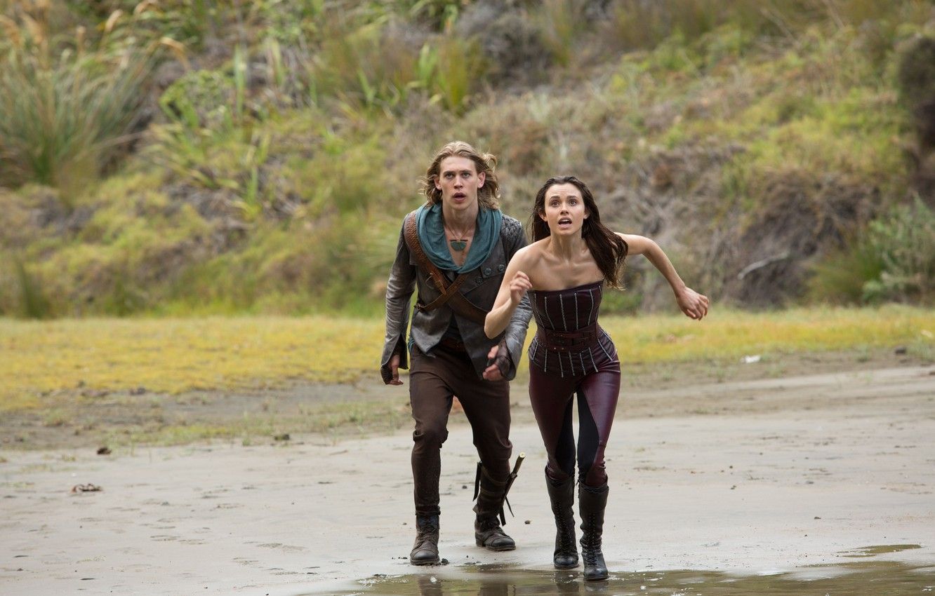 Wallpaper girl, beach, man, sand, knife, suna, tv series, Poppy Drayton, The Shannara Chronicles image for desktop, section фильмы