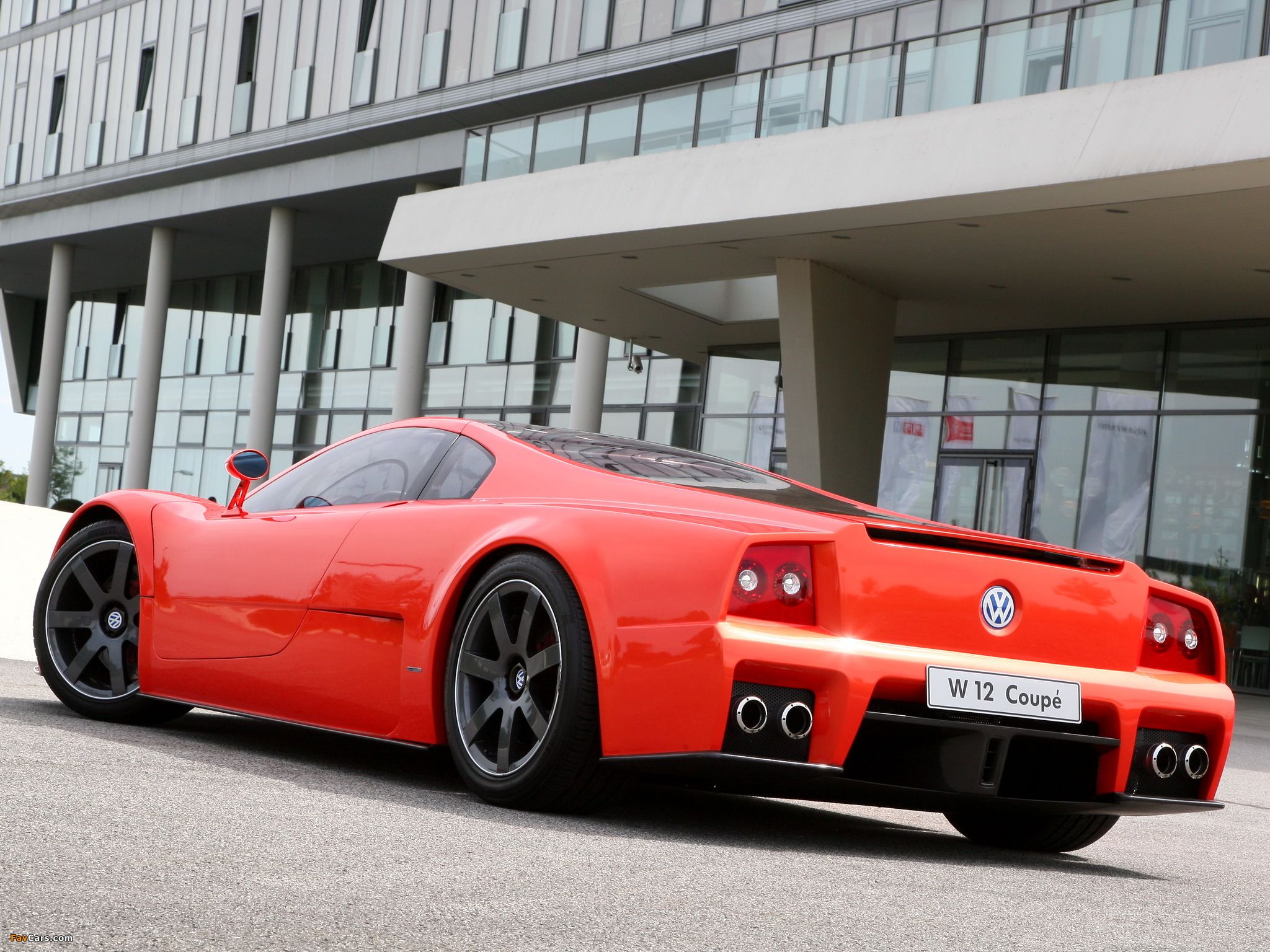 Volkswagen W12 Coupe Concept 2001 wallpaper (2048x1536)