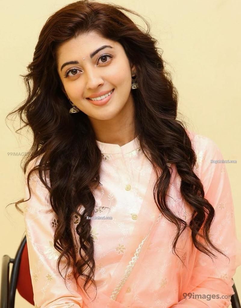 Pranitha HQ Wallpapers | Pranitha Wallpapers - 15816 - Oneindia Wallpapers