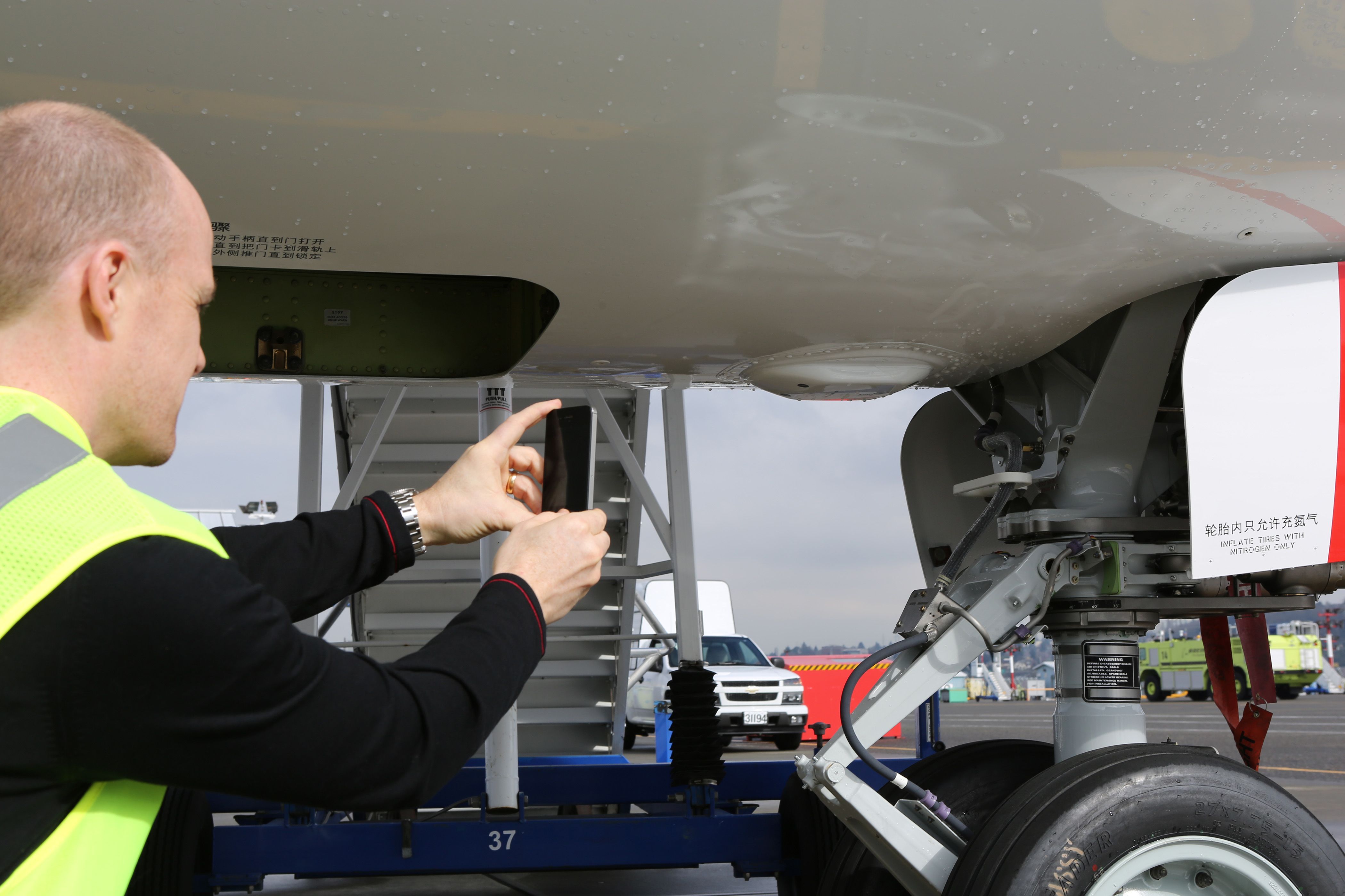 Boeing rolls out iPad app suite for airplane maintenance crews
