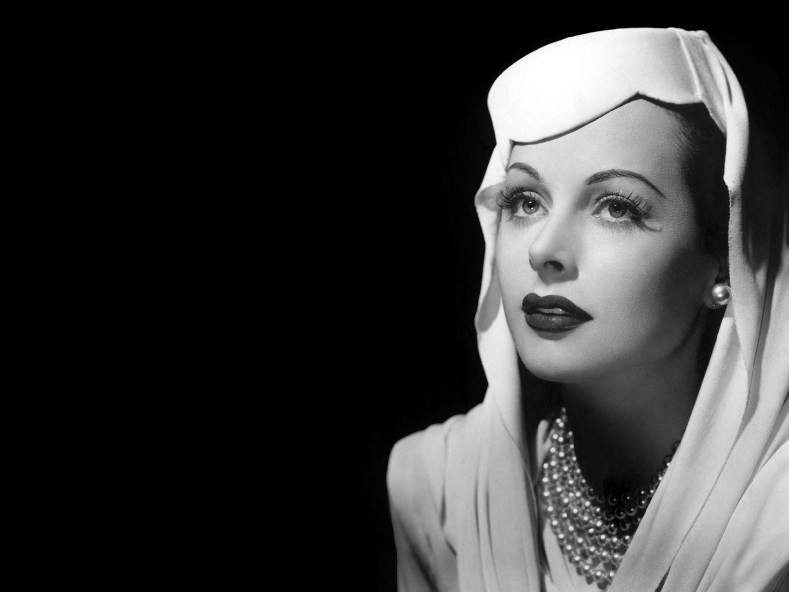 Hedy Lamarr. Voluminous Multi Strand Pearl Necklace. Burlesque, 1940s Hairstyles, Multi Strand Pearl Necklace