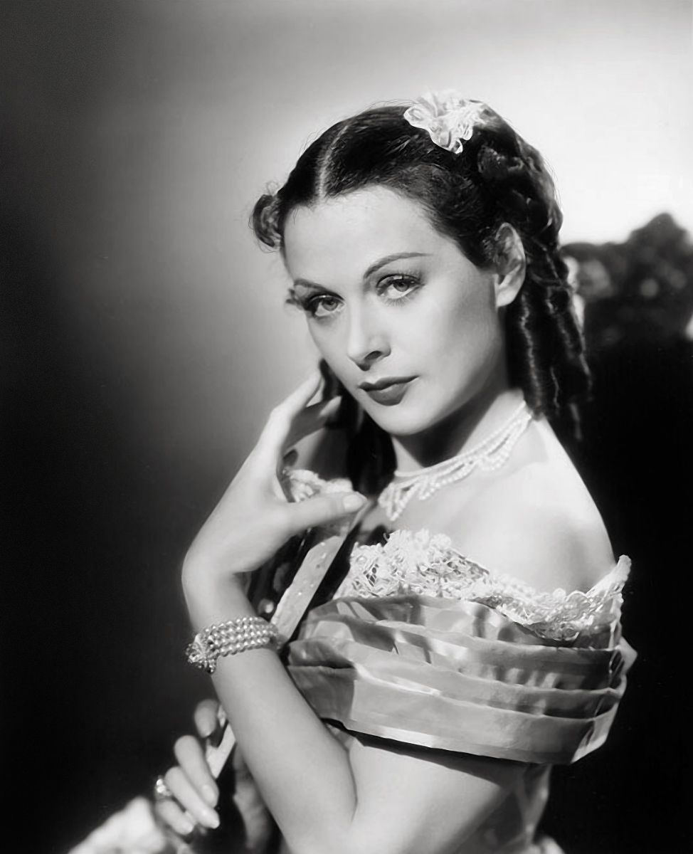 Free download Classic Actresses image Hedy Lamarr Copper Canyon HD wallpaper [974x1200] for your Desktop, Mobile & Tablet. Explore Copper Canyon Wallpaper. Copper Canyon Wallpaper, Canyon Wallpaper, Copper Patina Wallpaper
