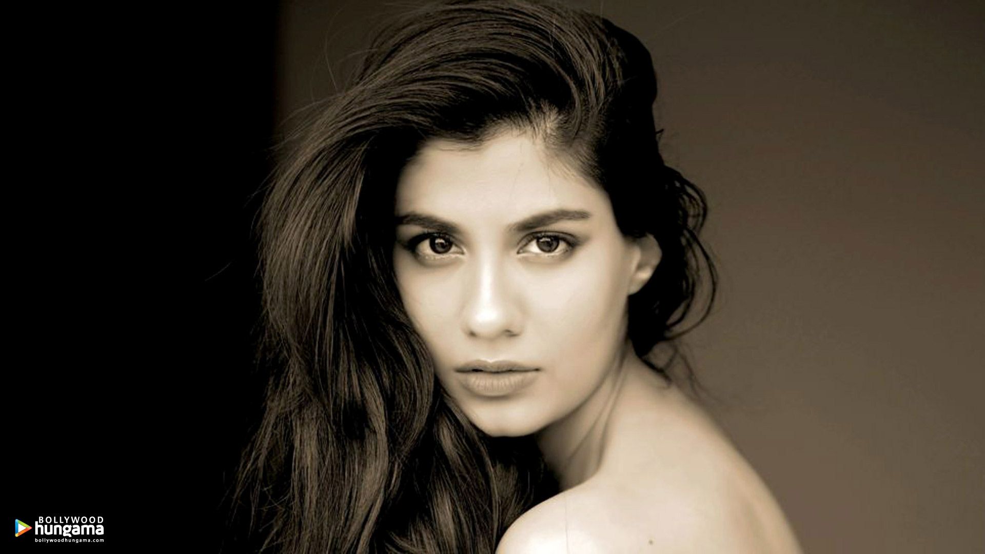 Shreya Dhanwanthary Wallpaper. Shreya Dhanwanthary 3