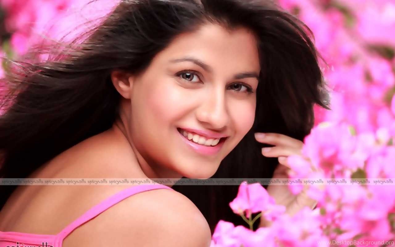 Shreya Dhanwanthary Wallpaper Desktop Background