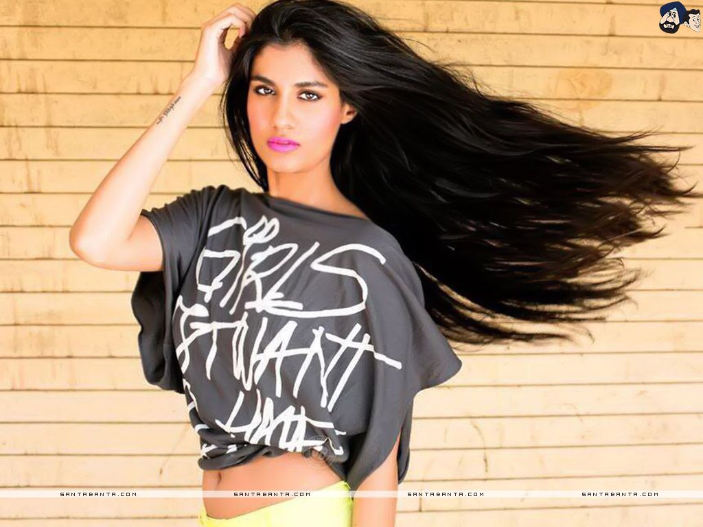 Shreya Dhanwanthary`s engaging shot as she strikes a pose for the camera