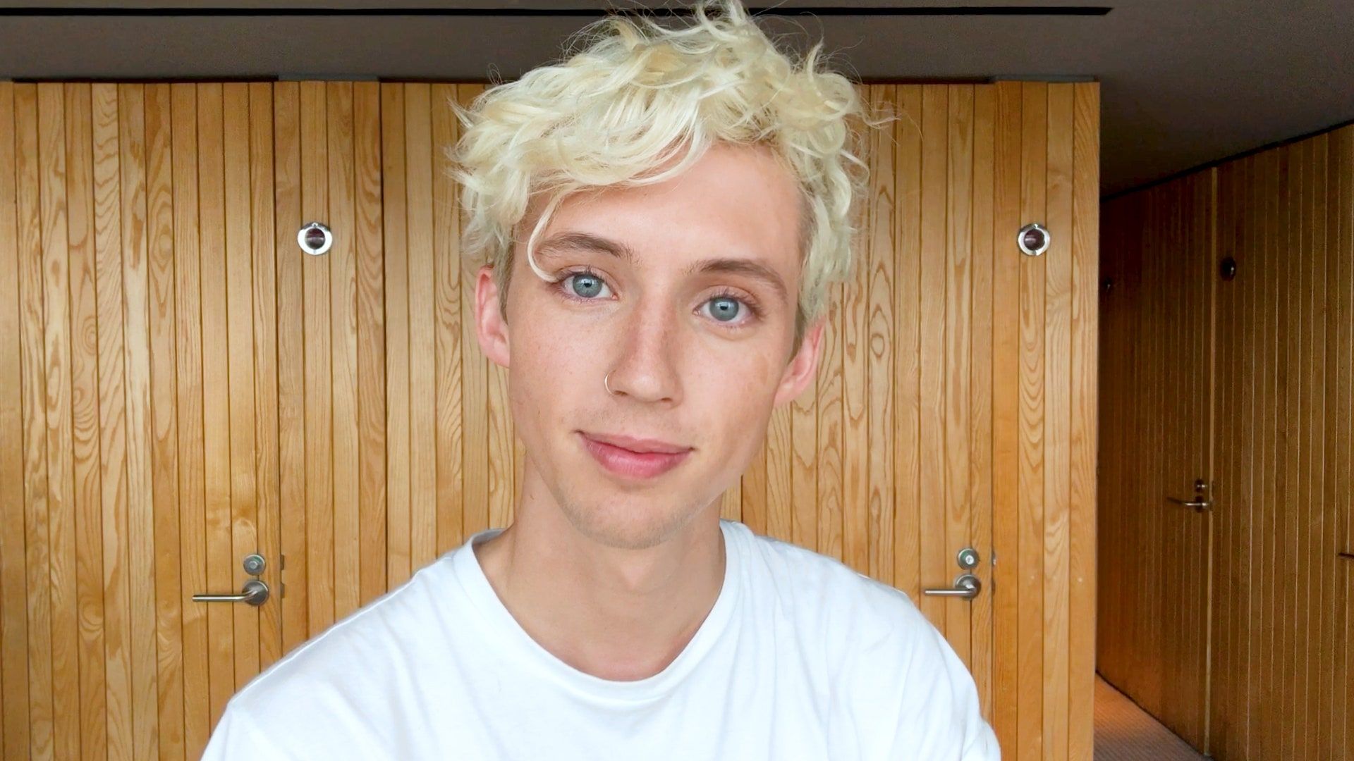 Troye Sivan's No Makeup–Makeup Routine Is Totally Epic