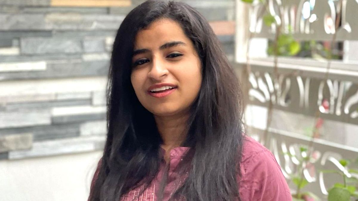 Cook with Comali Sivaangi's latest photo with Kutti Thala turns viral!