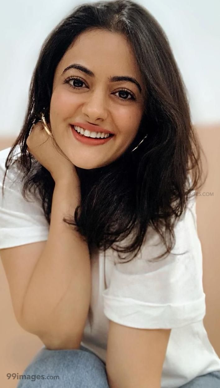 Shruti Sodhi Hot HD Photo & Wallpaper for mobile Download, WhatsApp DP (1080p, 4k) (708x1246)